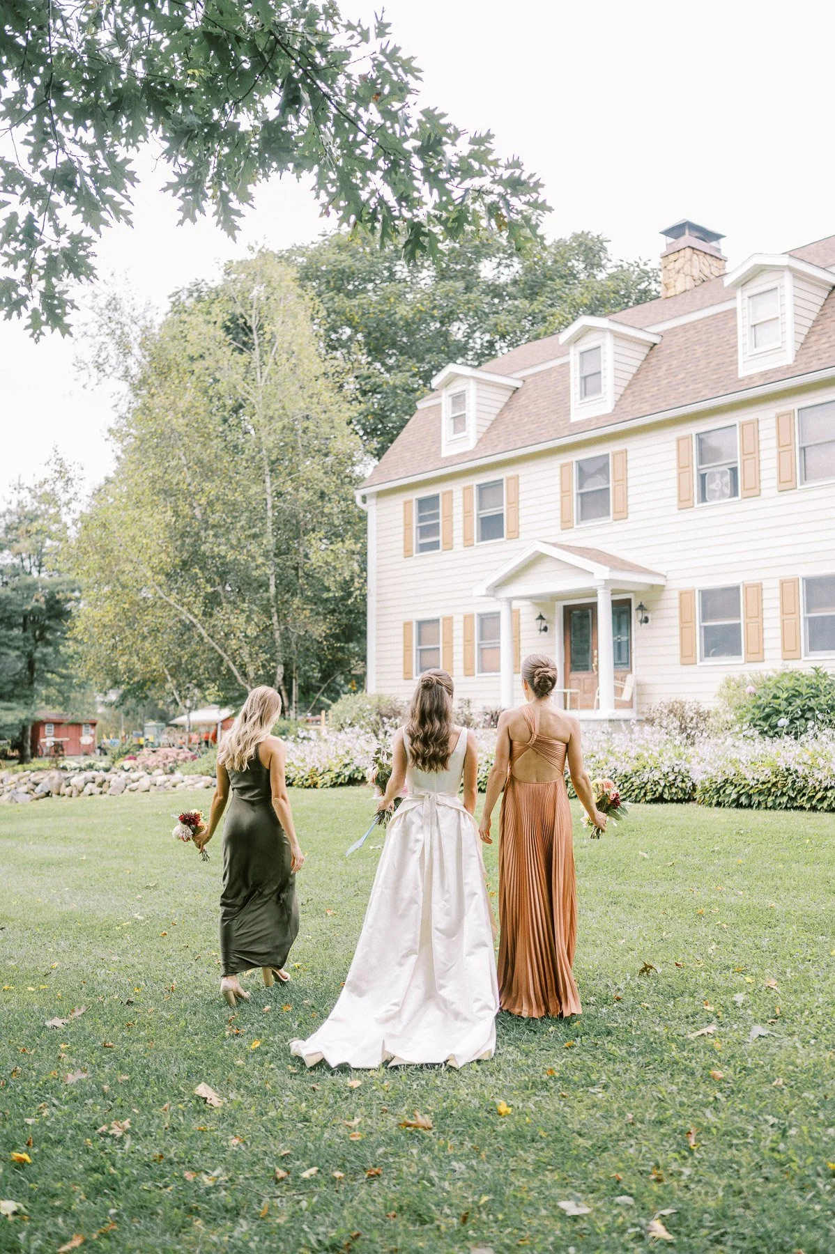 Saratoga NY backyard wedding by Michelle Lange Photography-21.jpg