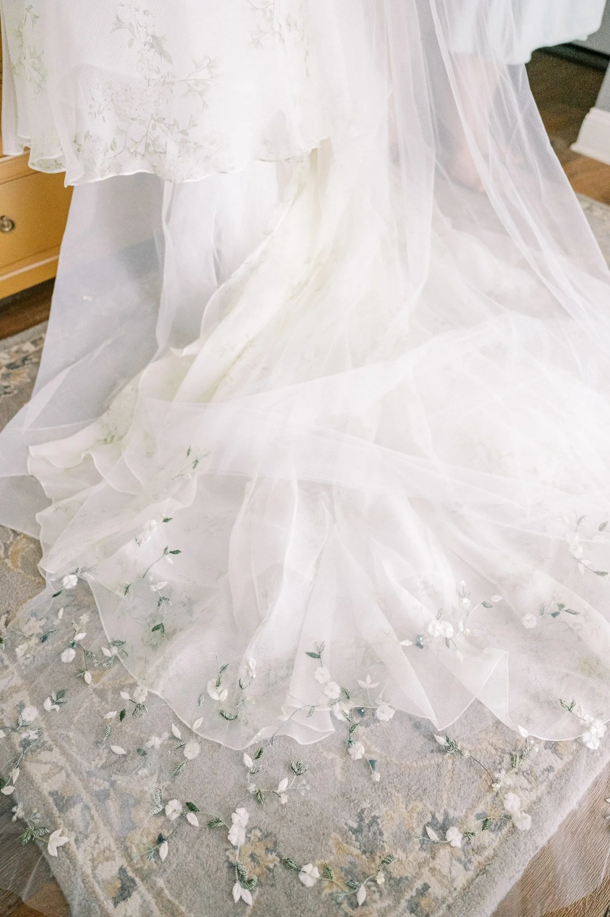 Chateau on the Lake Wedding by Michelle Lange Photography-9.jpg