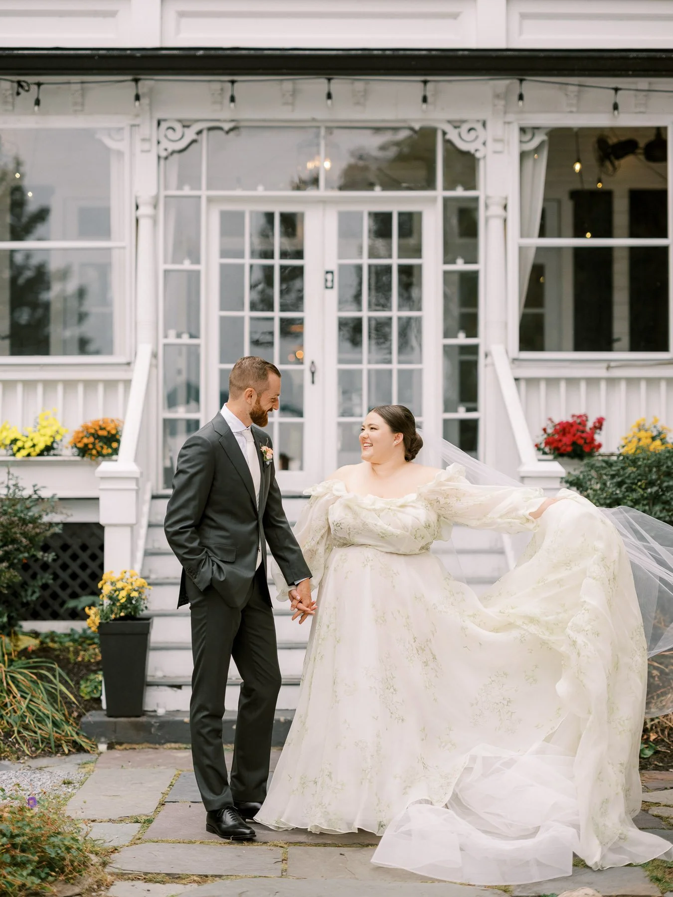 Chateau on the Lake Wedding by Michelle Lange Photography-26.jpg