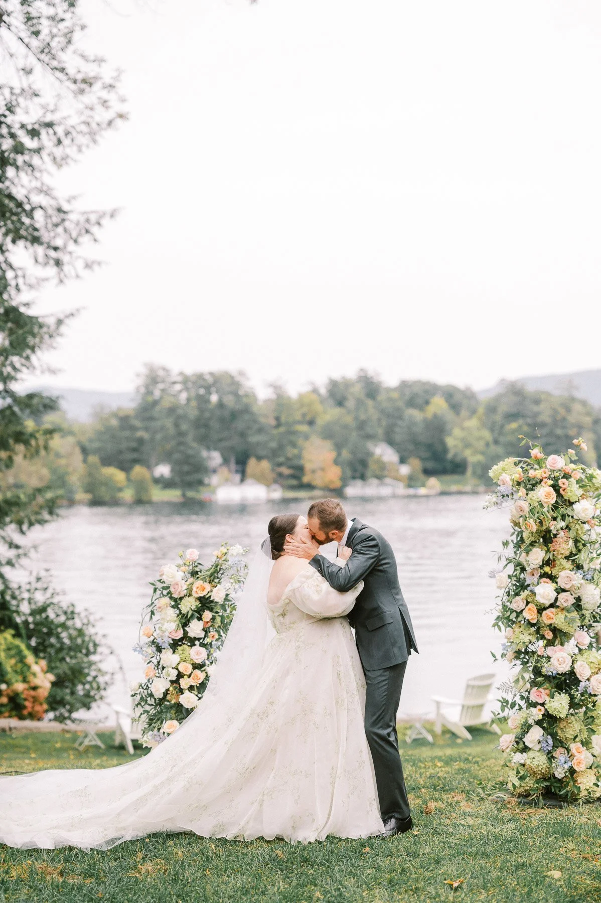 Chateau on the Lake Wedding by Michelle Lange Photography-55.jpg