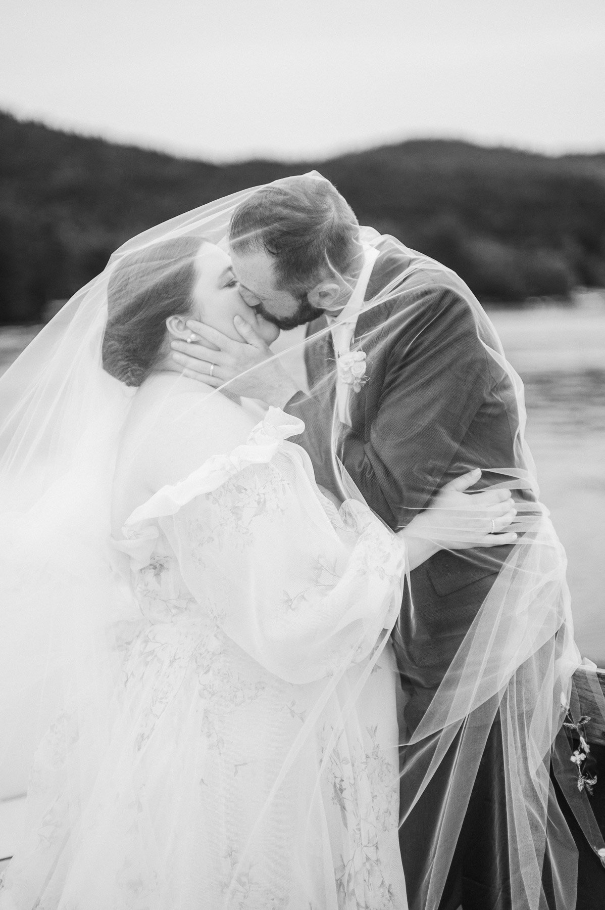 Chateau on the Lake Wedding by Michelle Lange Photography-76.jpg