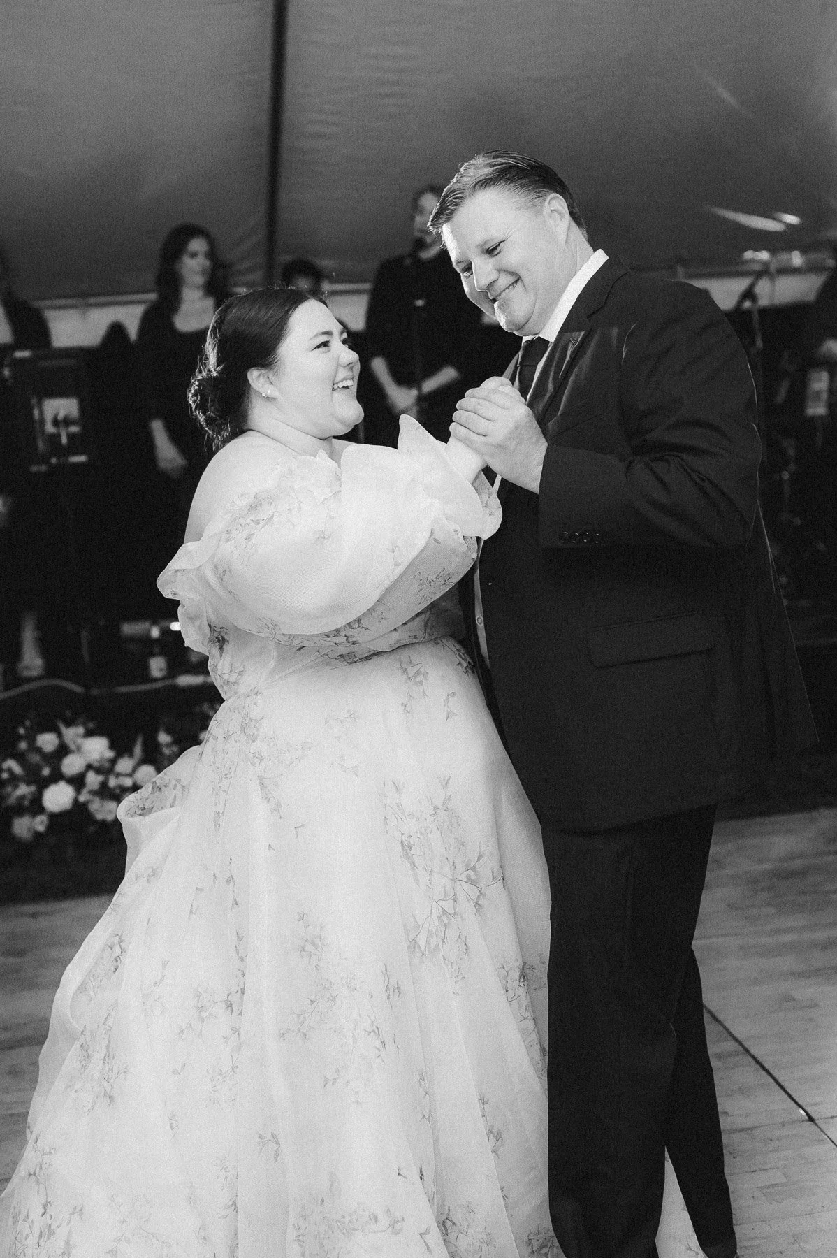 Chateau on the Lake Wedding by Michelle Lange Photography-102.jpg