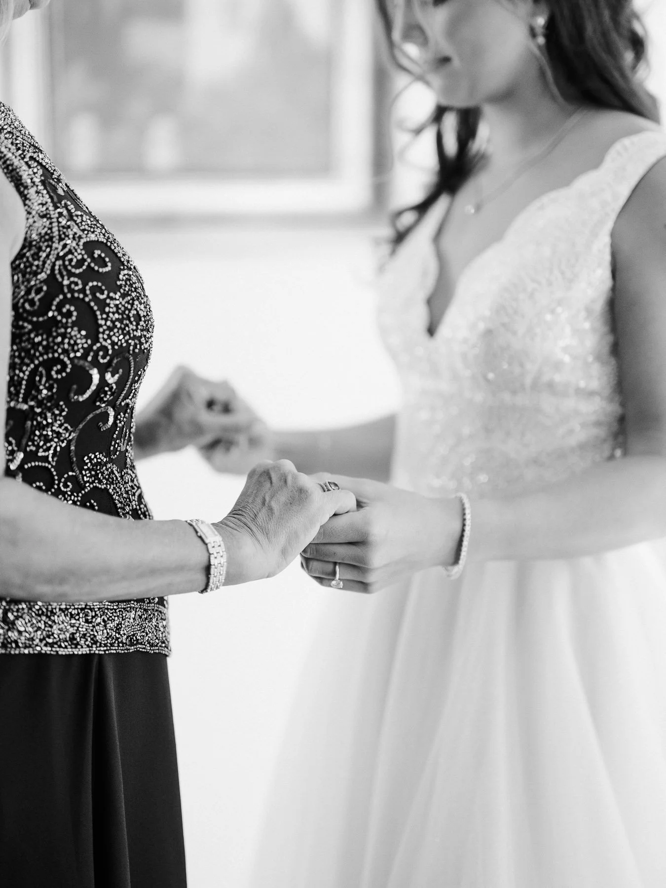 Brewster Inn Wedding by Michelle Lange Photography-8.jpg