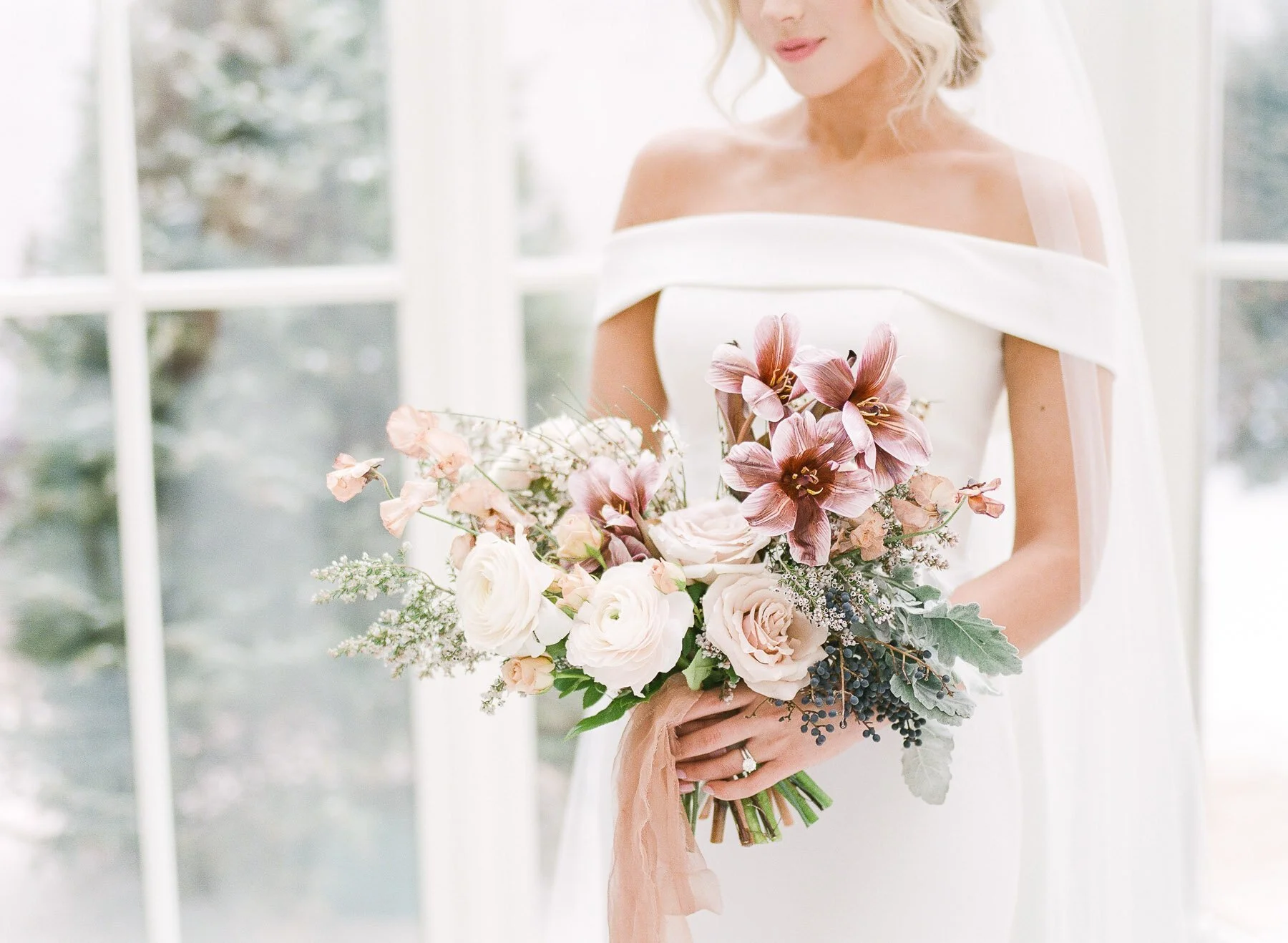 Blue Hen Saratoga Wedding Editorial by Michelle Lange Photography-53.jpg