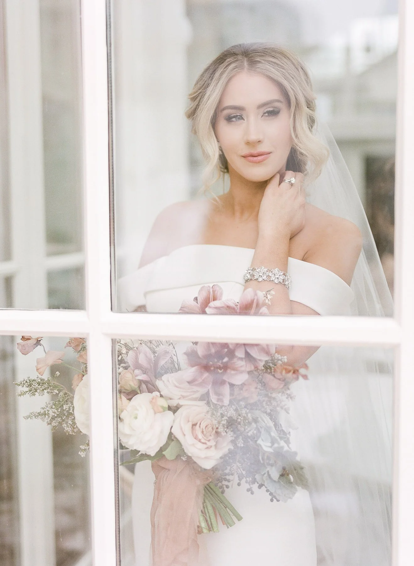 Blue Hen Saratoga Wedding Editorial by Michelle Lange Photography-64.jpg