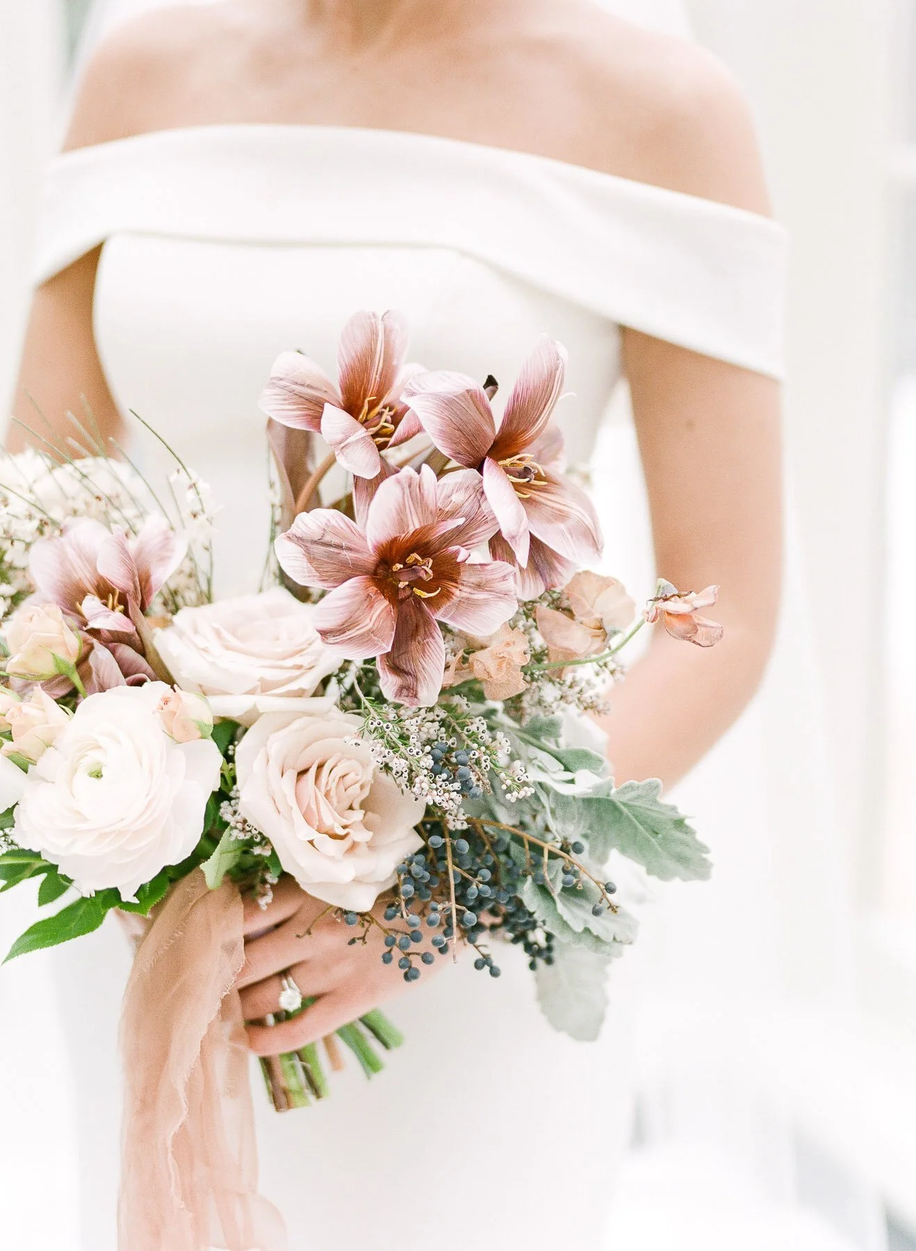 Blue Hen Saratoga Wedding Editorial by Michelle Lange Photography-57.jpg