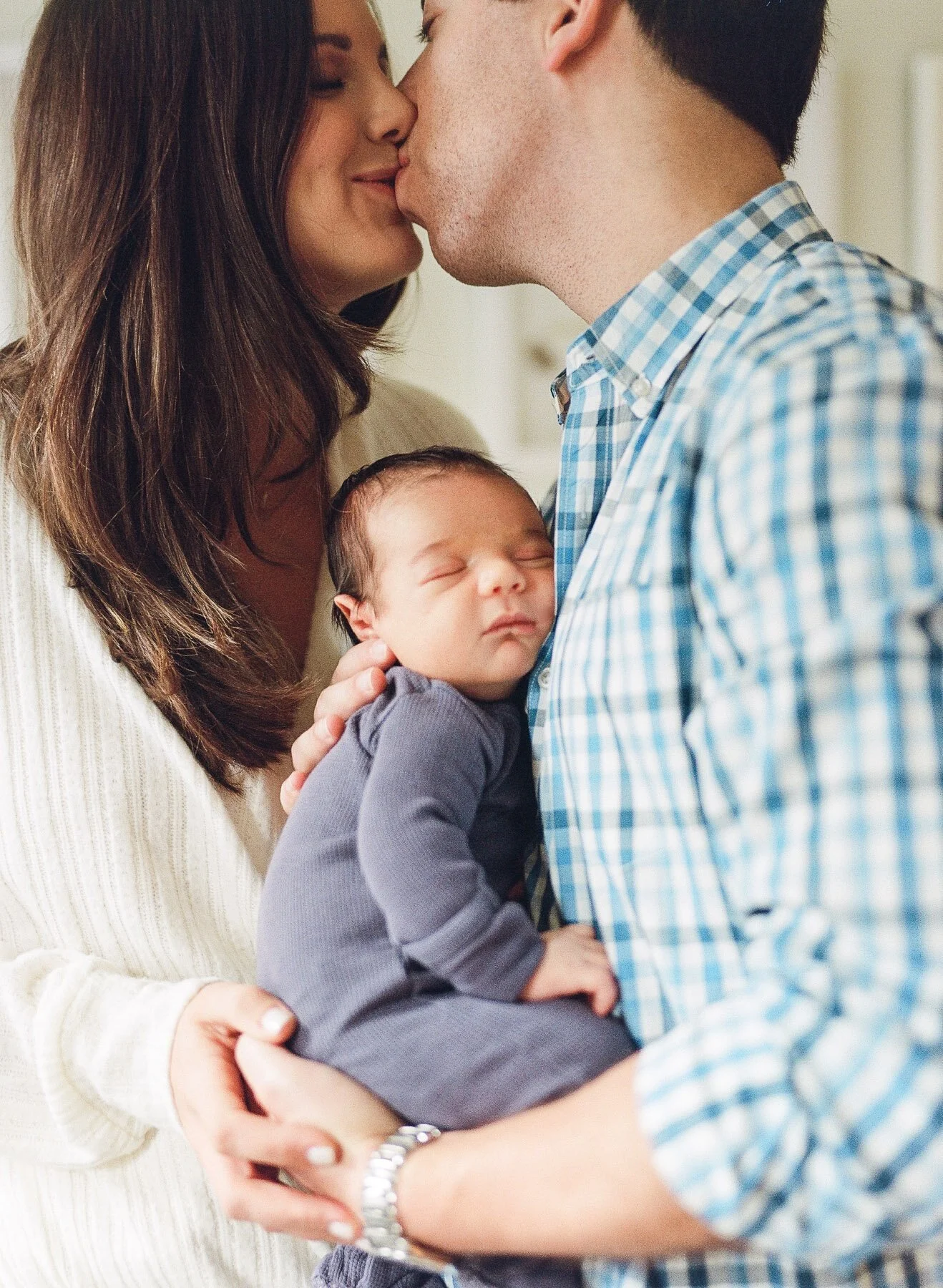 baby cuddles newborn photography nyc and hoboken