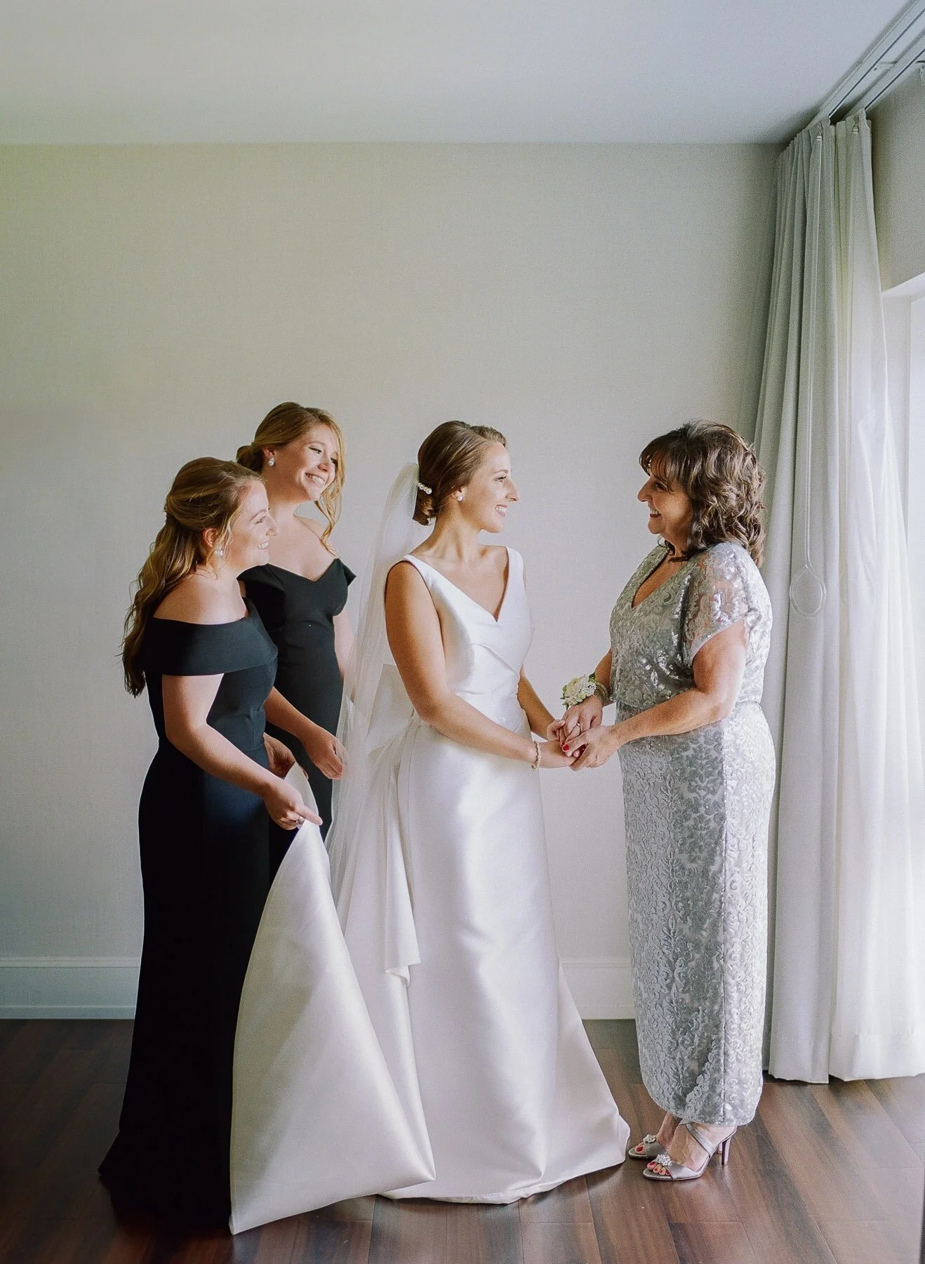 Ryland Inn Grand Ballroom Fall Wedding by Michelle Lange Photography-21.jpg