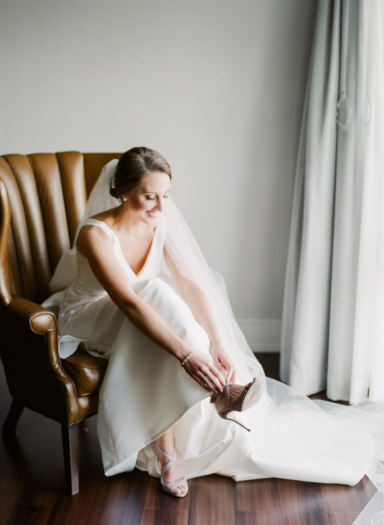 Ryland Inn Grand Ballroom Fall Wedding by Michelle Lange Photography-22.jpg