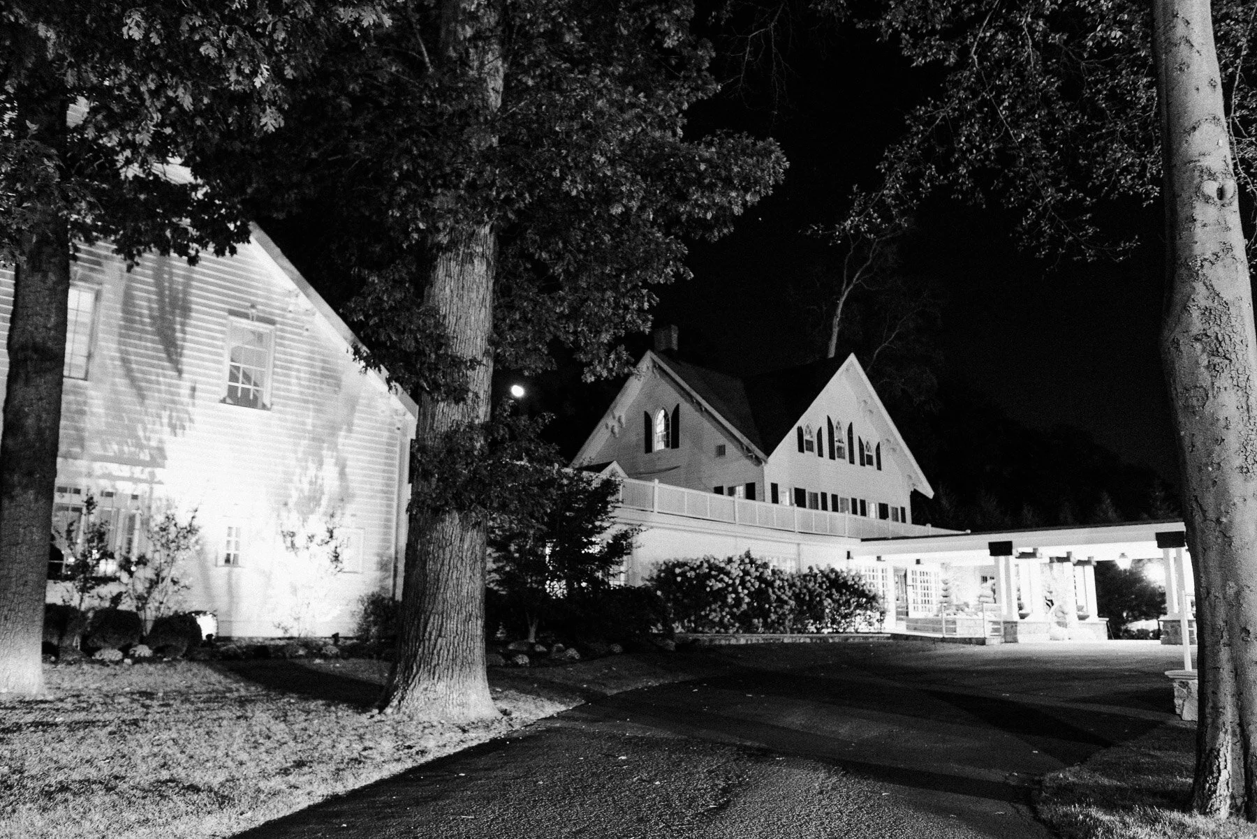 Ryland Inn Grand Ballroom Fall Wedding by Michelle Lange Photography-86.jpg