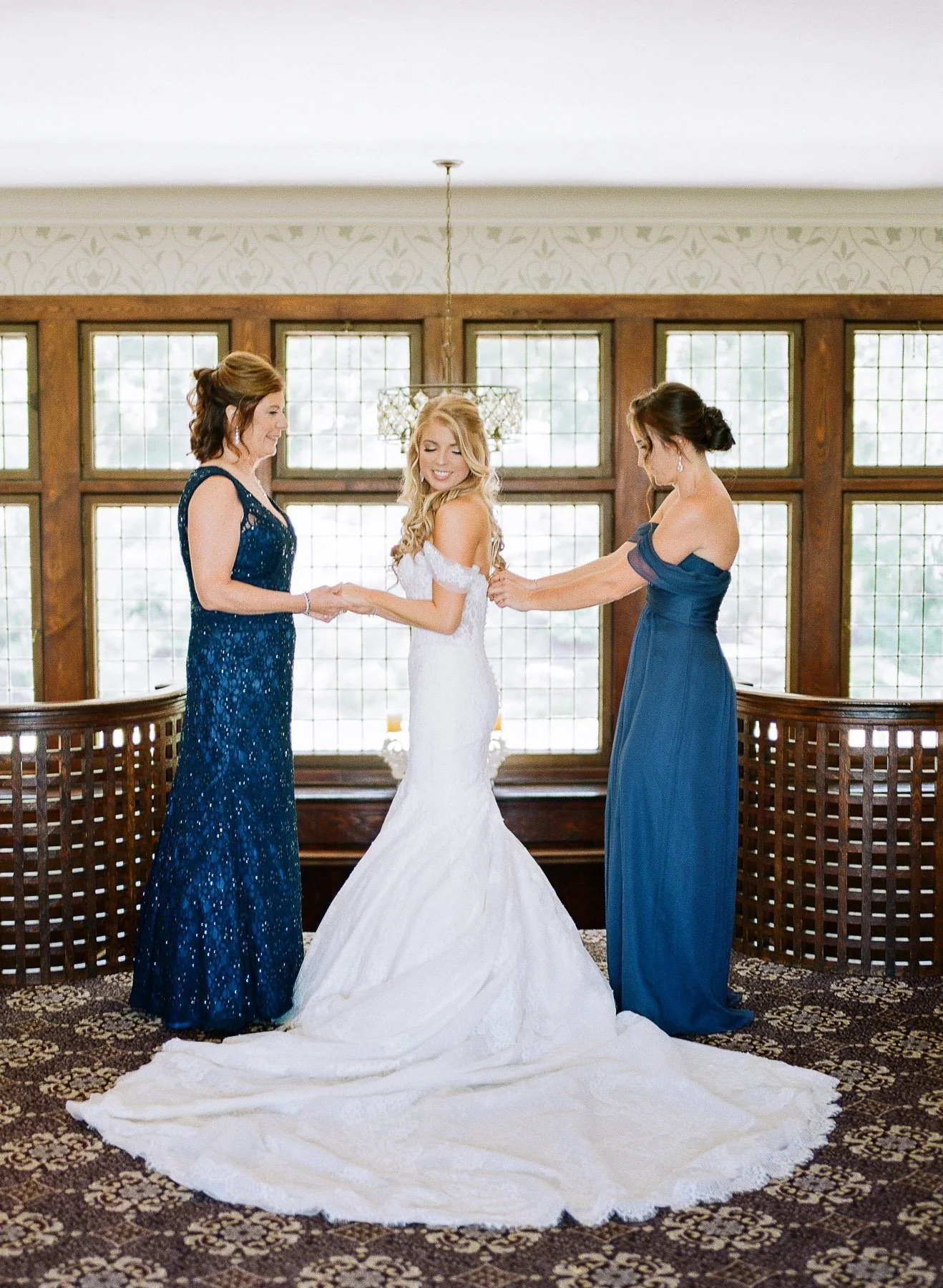 NY Wedding Photographer Le Chateau in Westchester NY