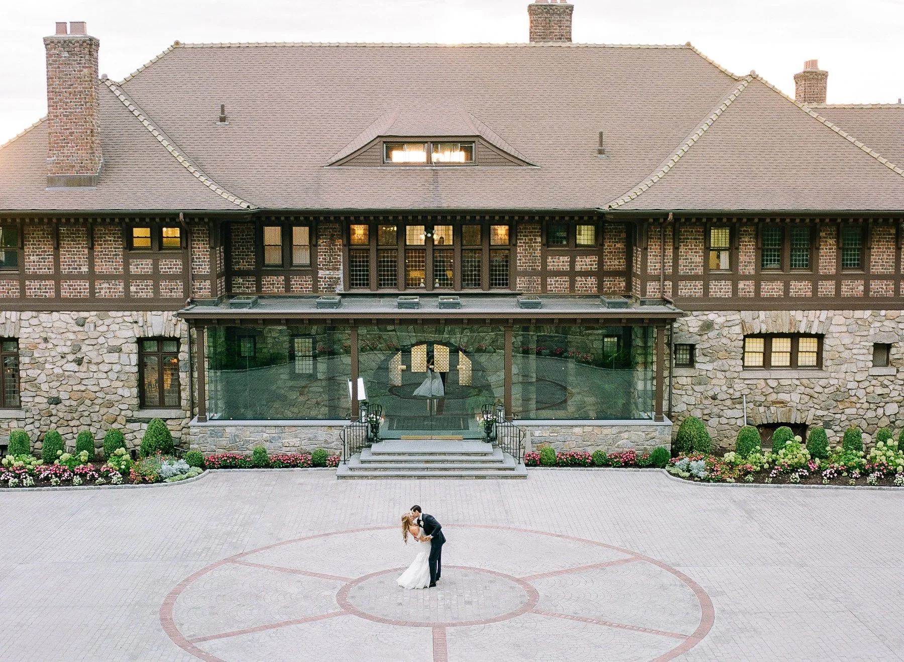 Iconic Photo NY Wedding Photographer Le Chateau in Westchester NY