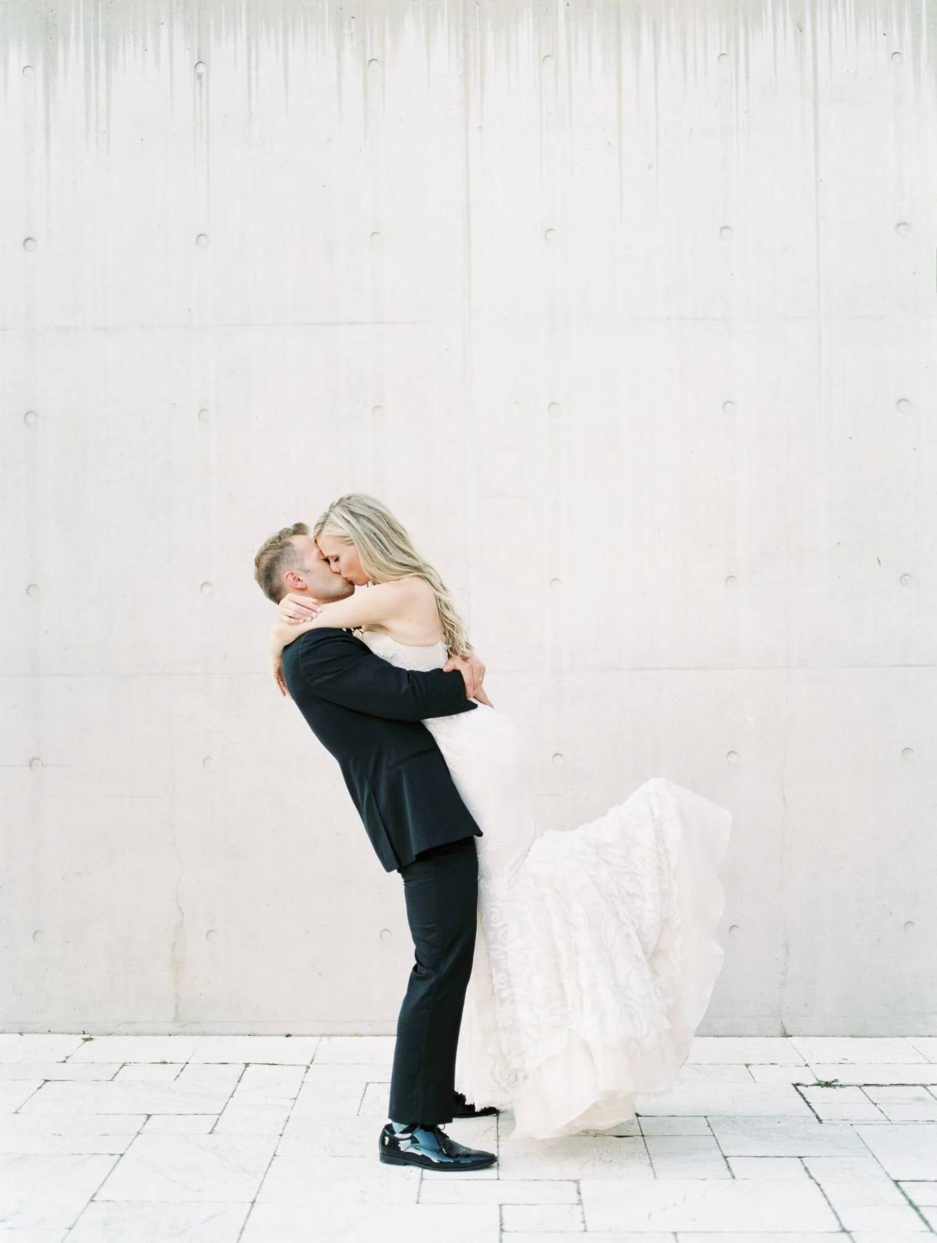 Grand Rapids Michigan Wedding Photographer-18.jpg