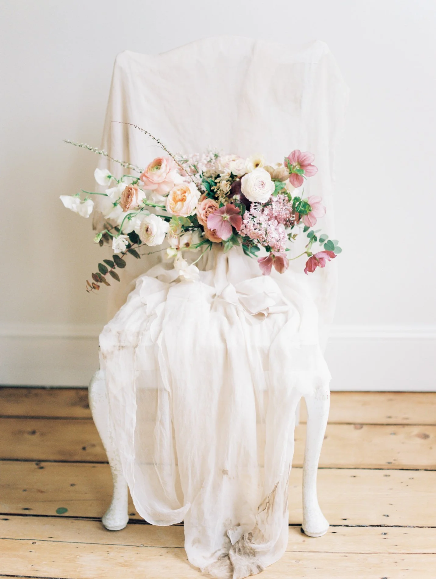 Ava Flora soft palette organic bouquet