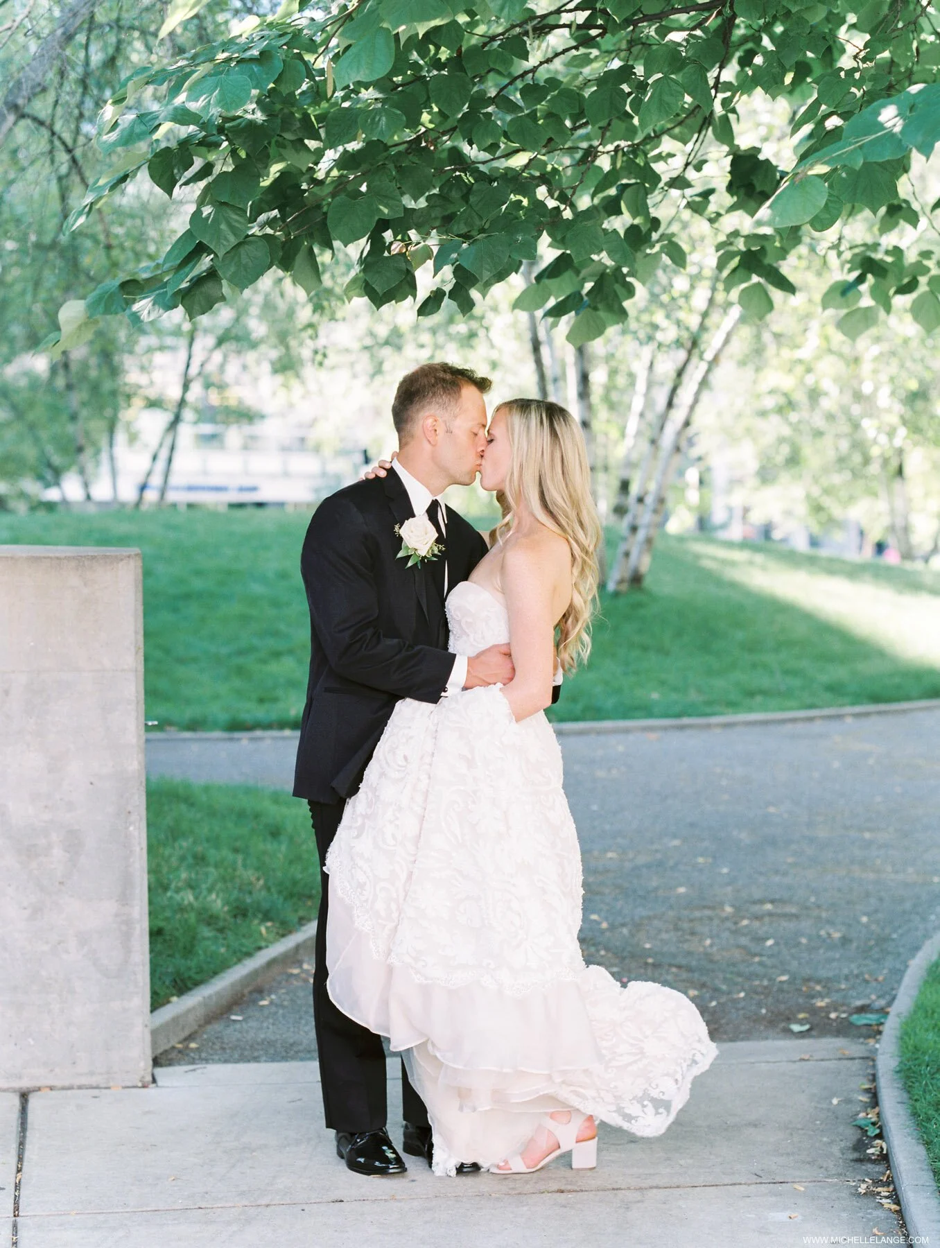 Grand Rapids Art Museum Wedding Preview | Morgan and Brent