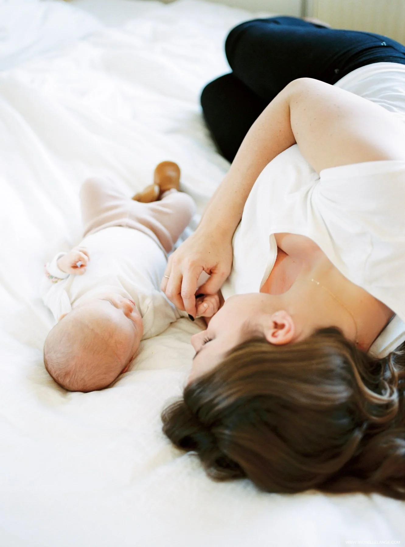 Film Newborn Lifestyle Photographer in Germany and New Jersey