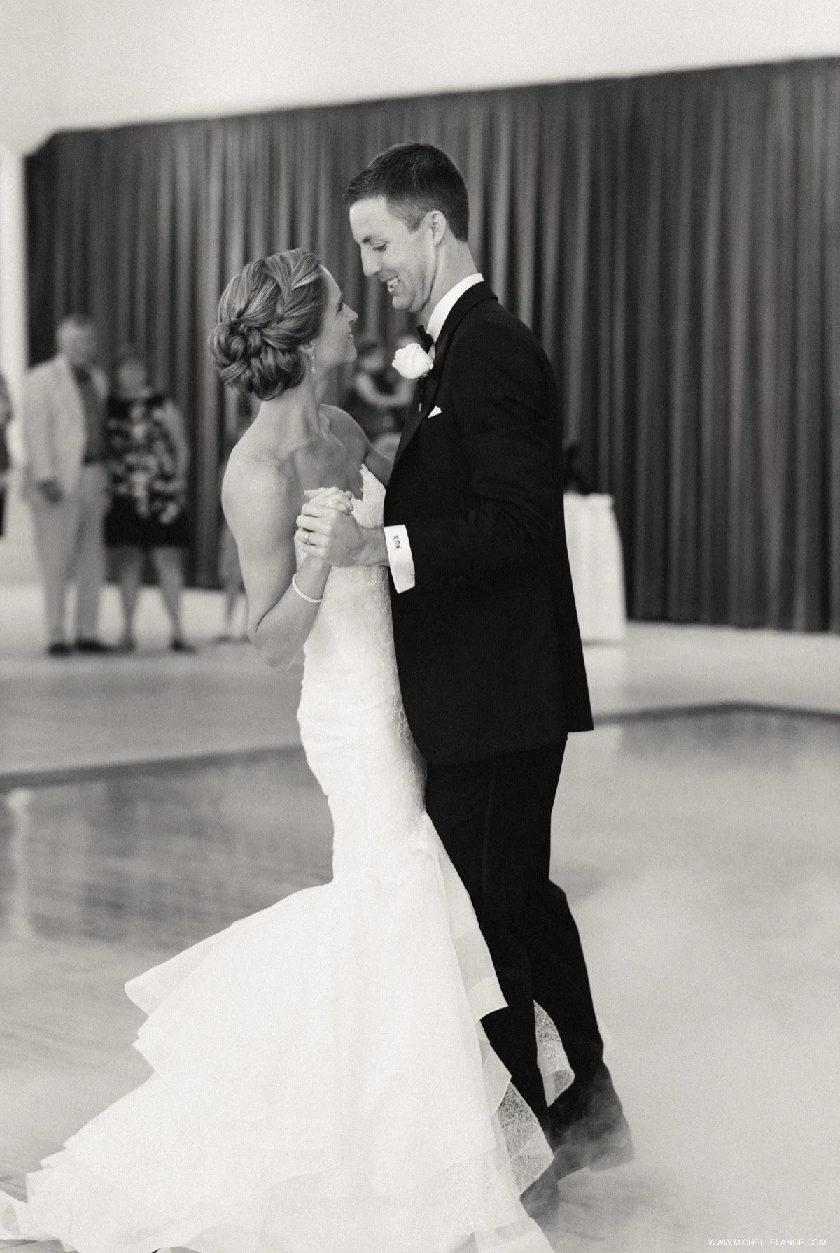 Aqua Turf Connecticut Wedding Photographer