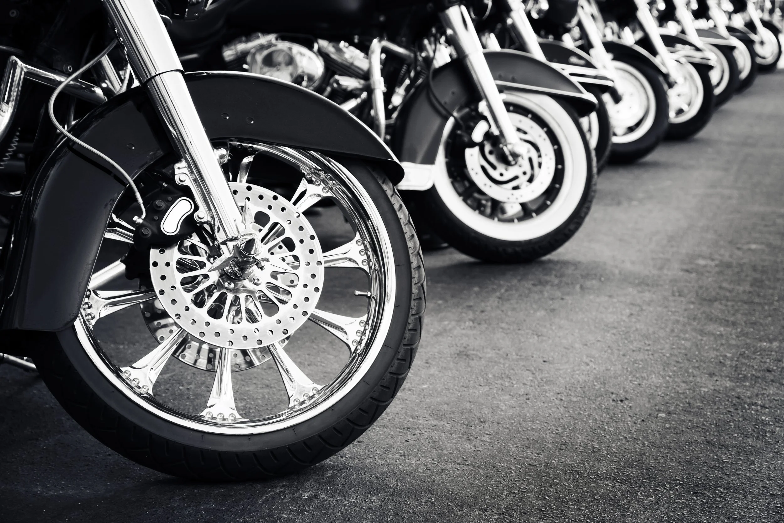 motorcycles-parking-2026-01-07-06-43-00-utc.jpg
