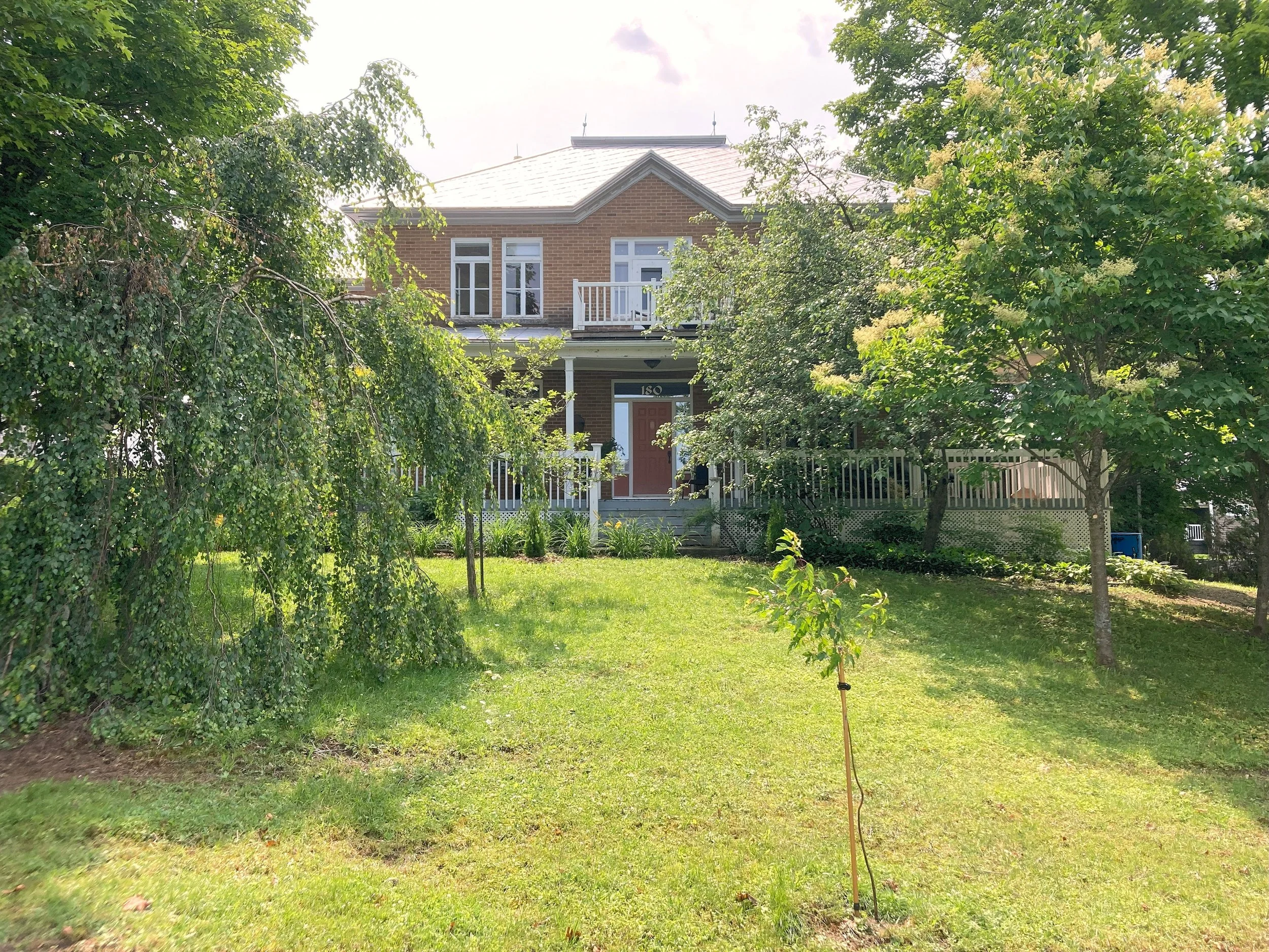 Vue de façade de la Maison La Miellée