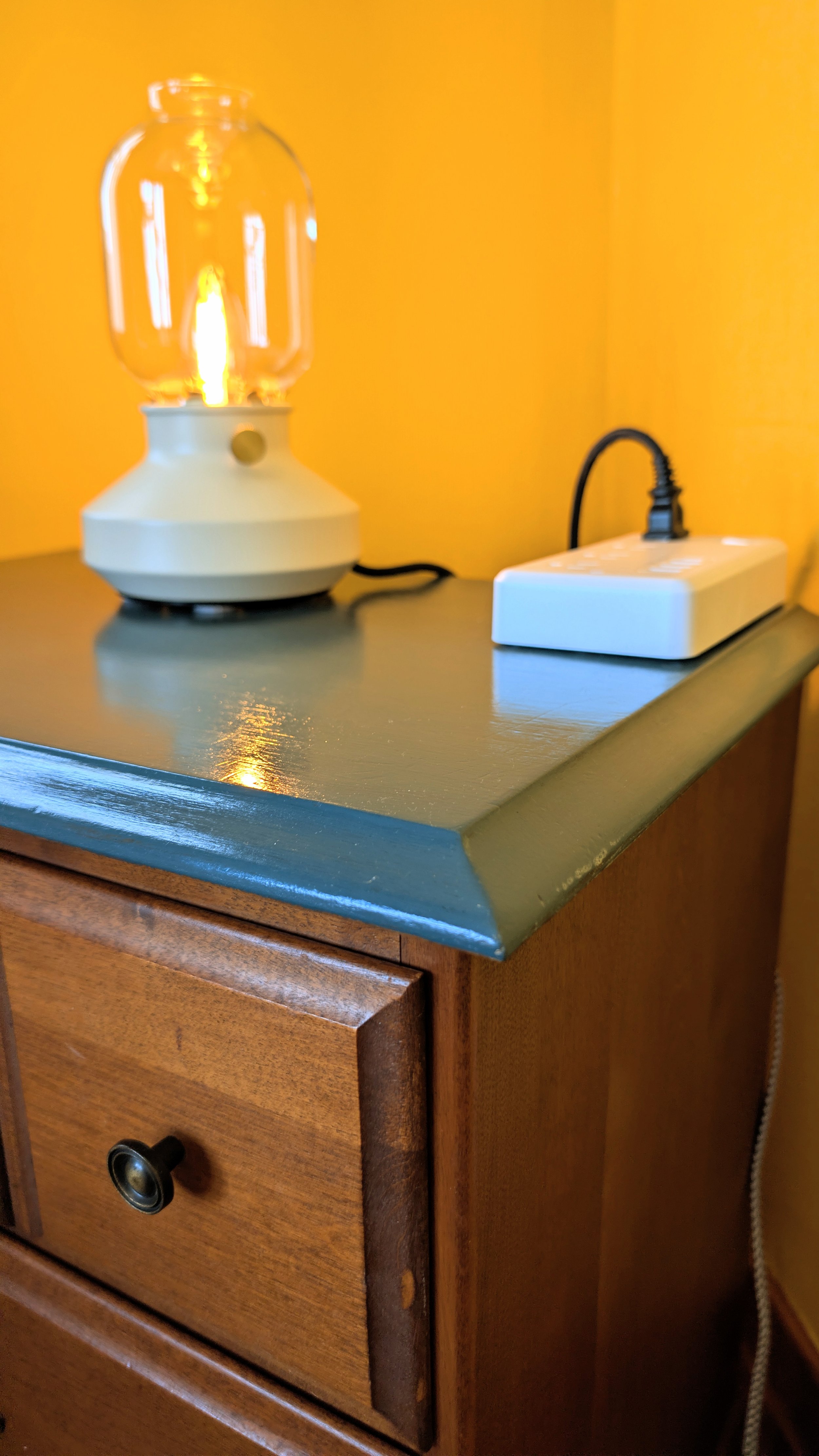 Chaque chambre inclut une multi-prise aisément accessible pour brancher vos appareils électroniques sans devoir vous pencher. Ports USB inclus