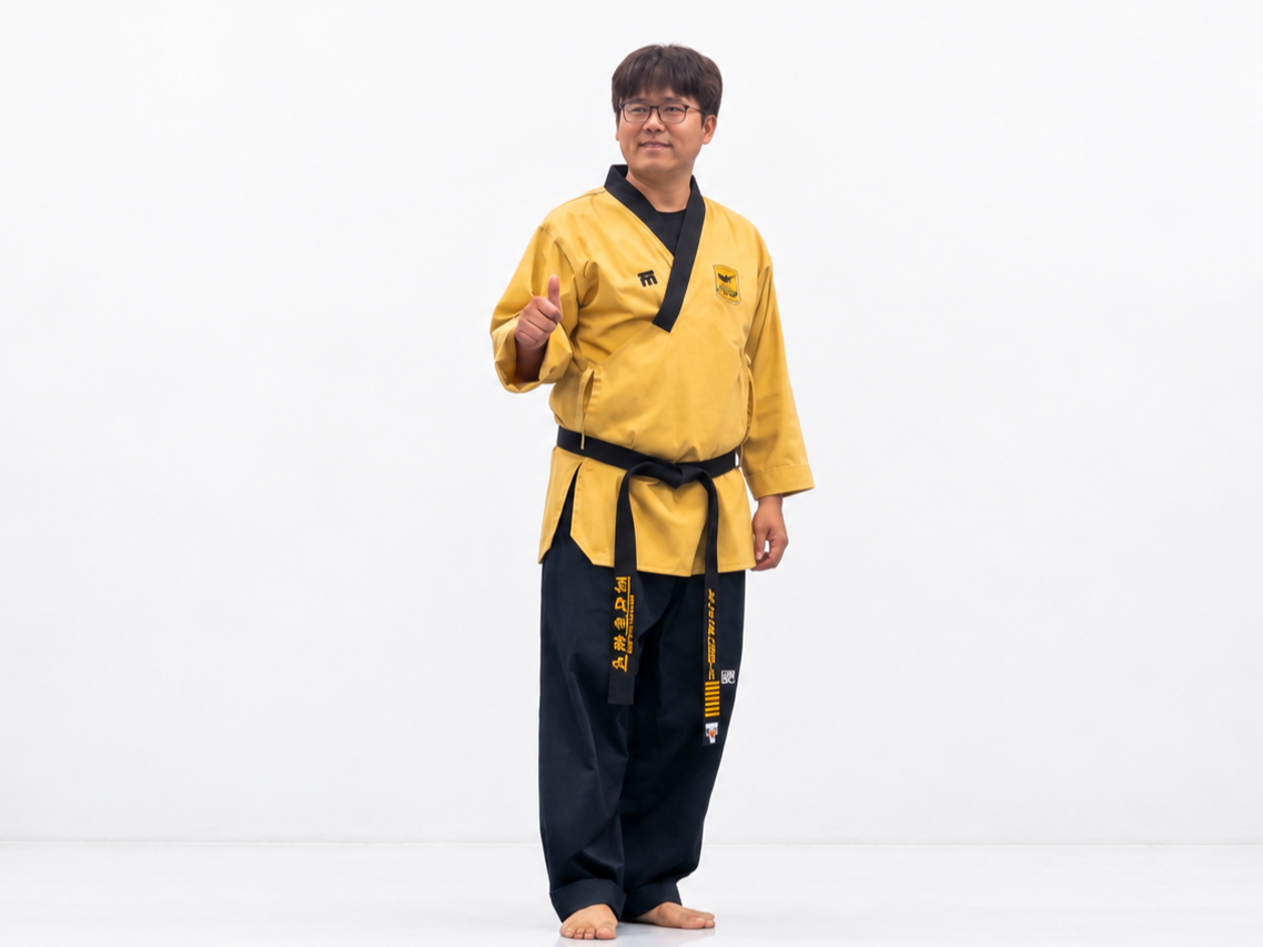 Grandmaster+Cha+gives+a+thumbs+up.png