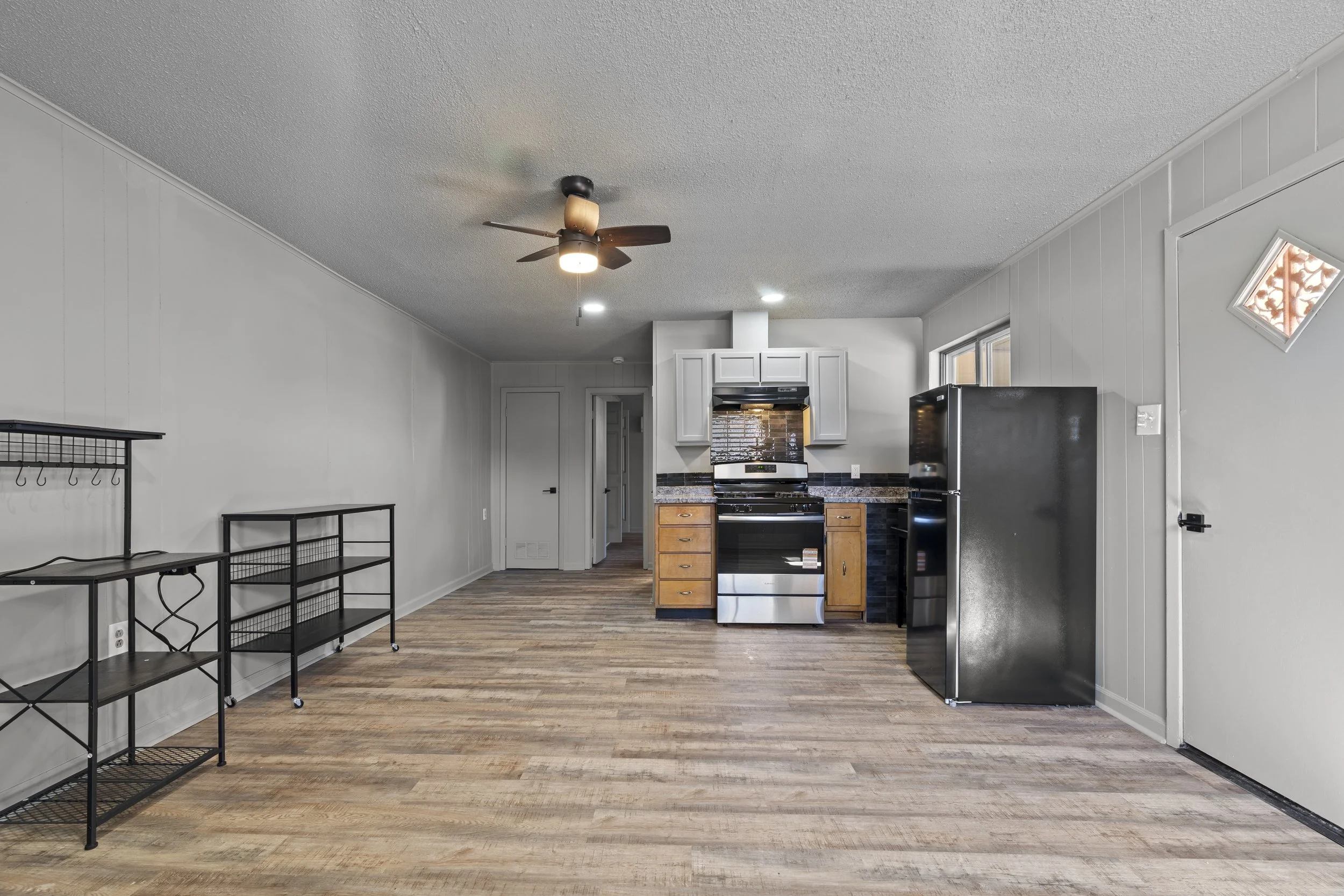 Kitchen with everything you need.