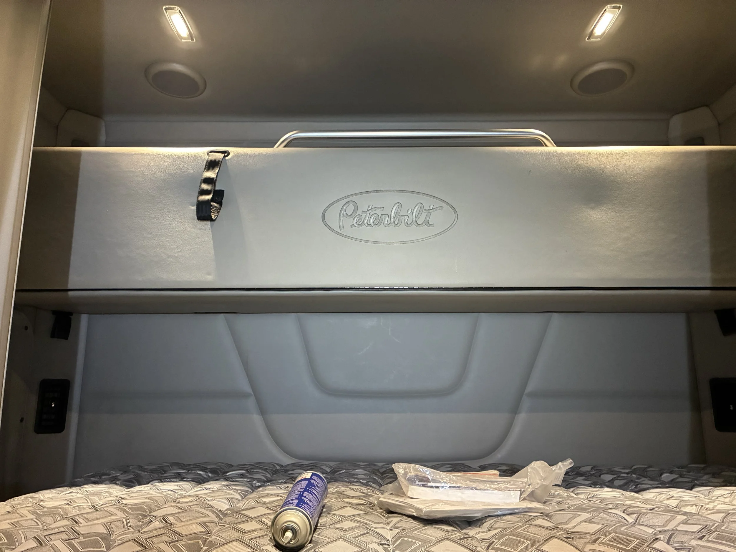 Detailed Sleeper  Peterbilt 2 of 2.