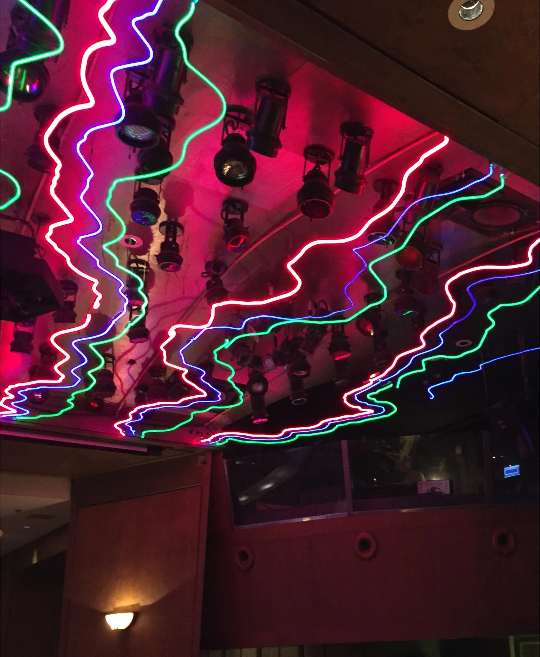 MAUI NEON
