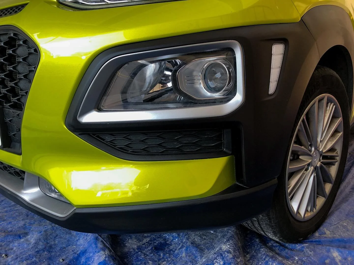 A tricky colour on a Hyundai to start off the morning. ⁣⁣⁣
⁣⁣⁣
⁣⁣⁣
⁣⁣⁣
⁣⁣⁣
⁣⁣⁣
⁣⁣⁣
#smartrepair⁣⁣⁣
#smartrepairspecialist⁣⁣⁣
#carpaintrepair⁣⁣⁣
#bumperrepair⁣⁣⁣
#dentrepair⁣⁣⁣
#scratchrepair⁣⁣⁣
#alloywheelrepair⁣⁣⁣
#mobilecarrepair⁣⁣⁣
#mobilepaintrep