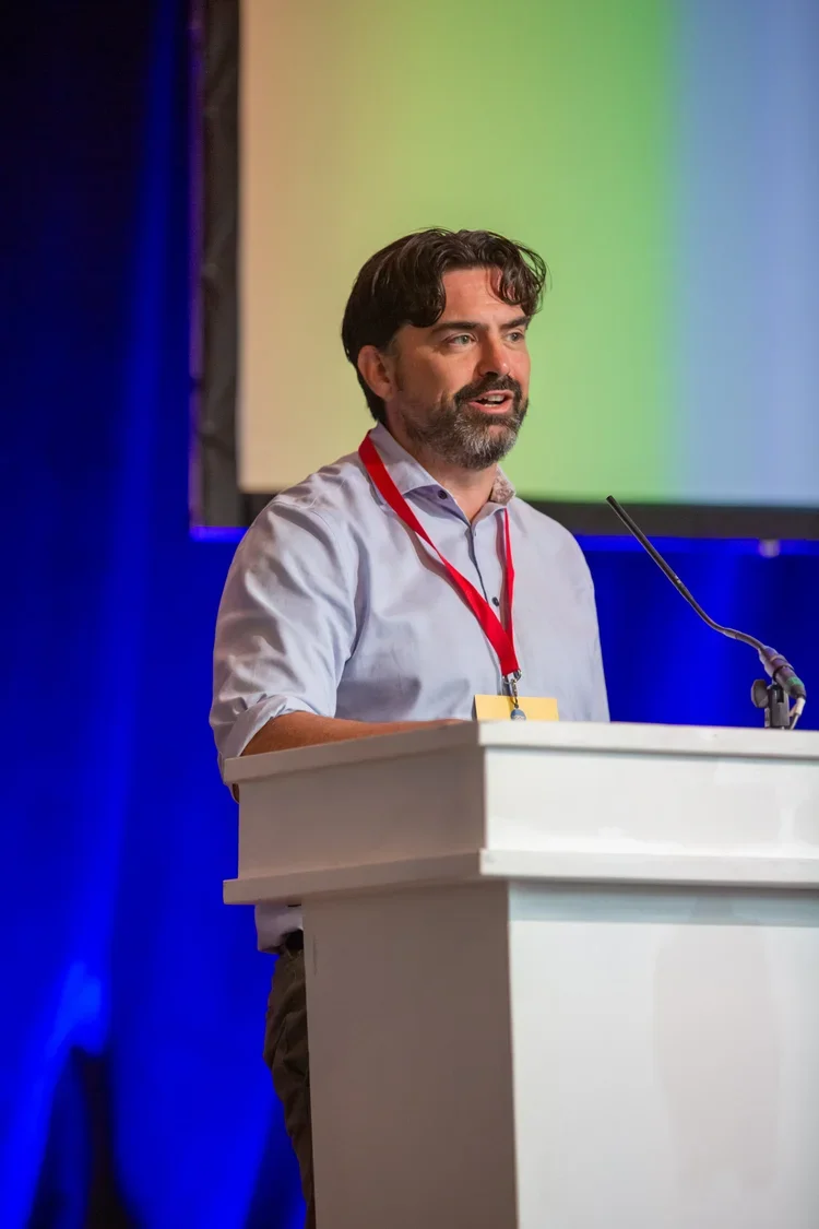 Host & presenter: Tom Fleuriot