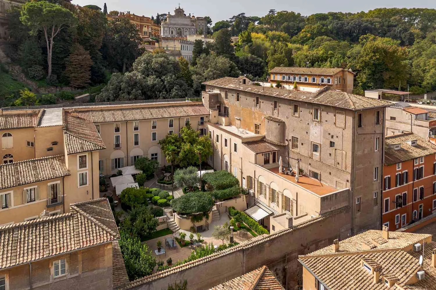 TAL-header-exterior-donna-camilla-savelli-DCSROMERENO0425-8851a852382c4565b5c74dd5efa53471.jpg