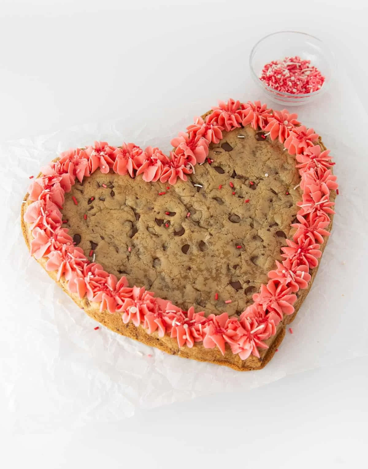 valentine-heart-cookie-cake-1.jpg