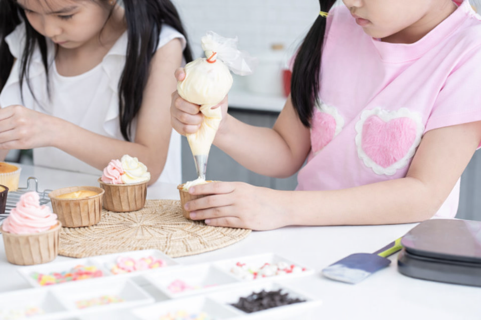 Holiday Program Cupcake Decorating Studio Vines Road (Ages 5+) 14th April