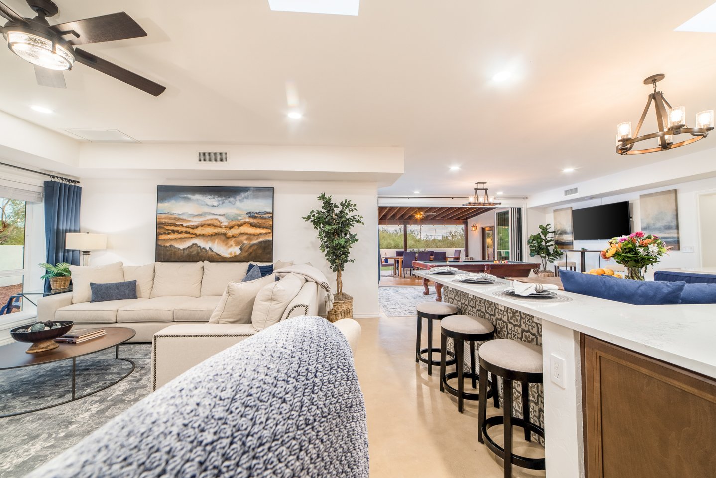 7122 N Perguia Way - Air BnB Images-14.jpg