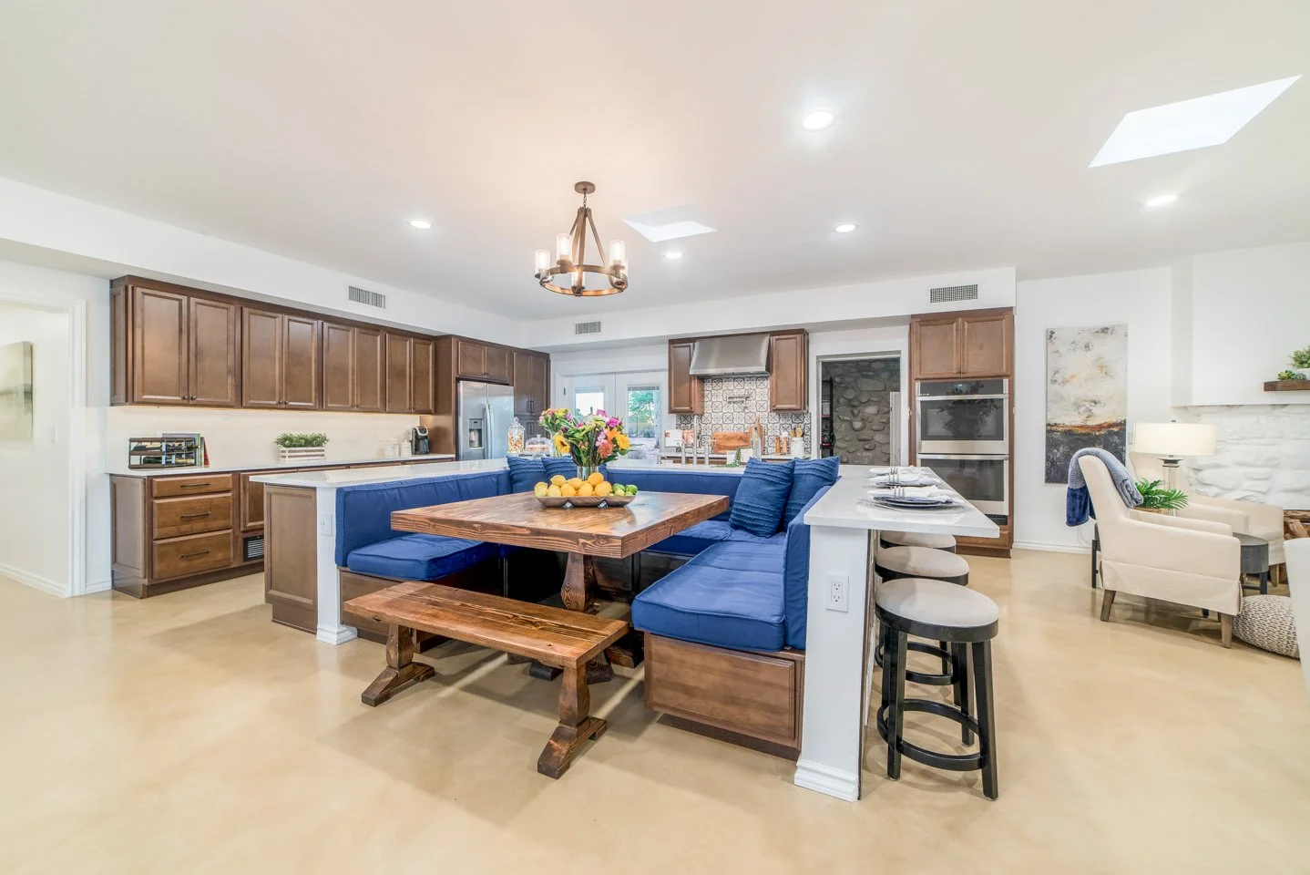 7122 N Perguia Way - Air BnB Images-15.jpg