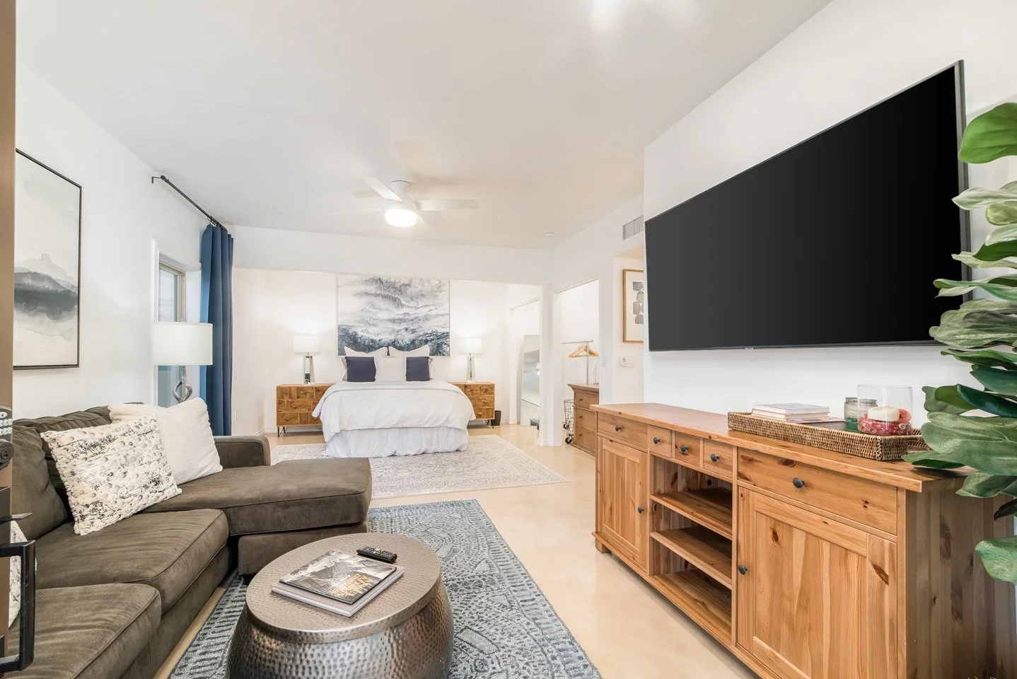 7122 N Perguia Way - Air BnB Images-25.jpg