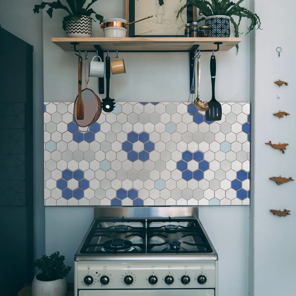 COCINA AZULEJO HEZAGONAL BLANCO GRIS T-1 AZUL ALCOCERAM