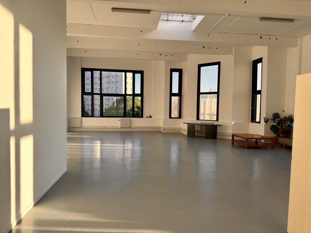 Daylight Golden Hour Studio Paris
