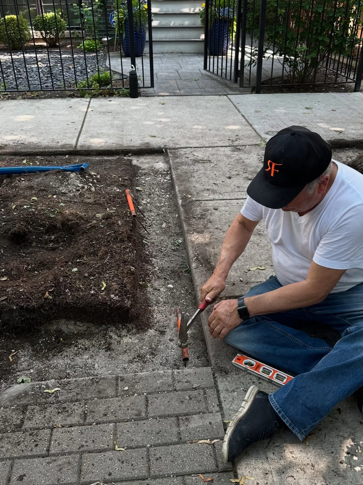 With nothing but a dream, our father started anew in this country, driven to give his loved ones a brighter future. His selflessness, love, and perseverance have inspired us. Every day, we aim to honor his sacrifices and continue his legacy. We celeb