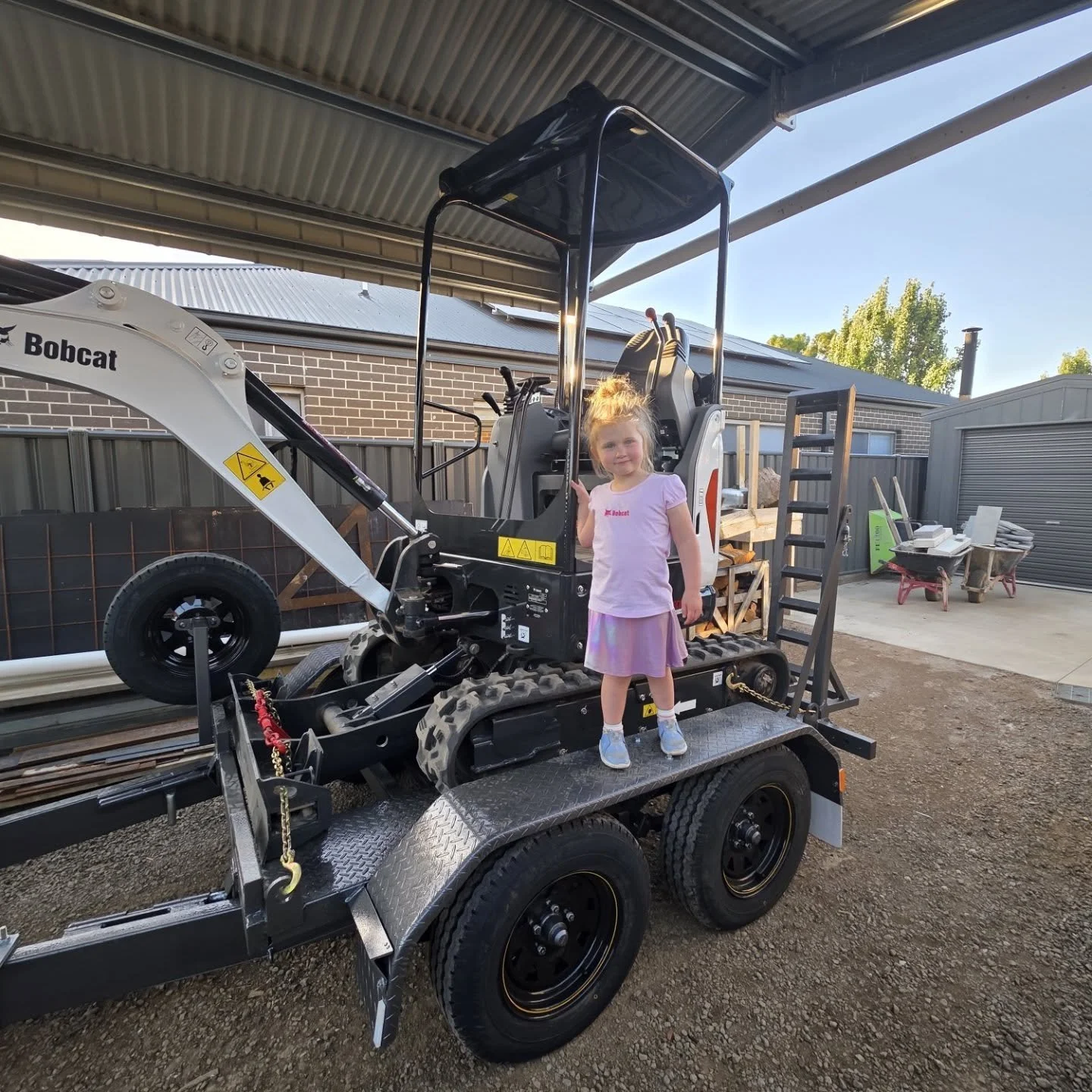 Harper is pretty happy with her new toy. 

Big thanks to @deleccas for the machine. 

@bobcatofaustralia 

#landscapingvictoria #landscapingaustralia #excavator #bobcatequipment #bendigo #bendigobusiness #bendigosmallbusiness