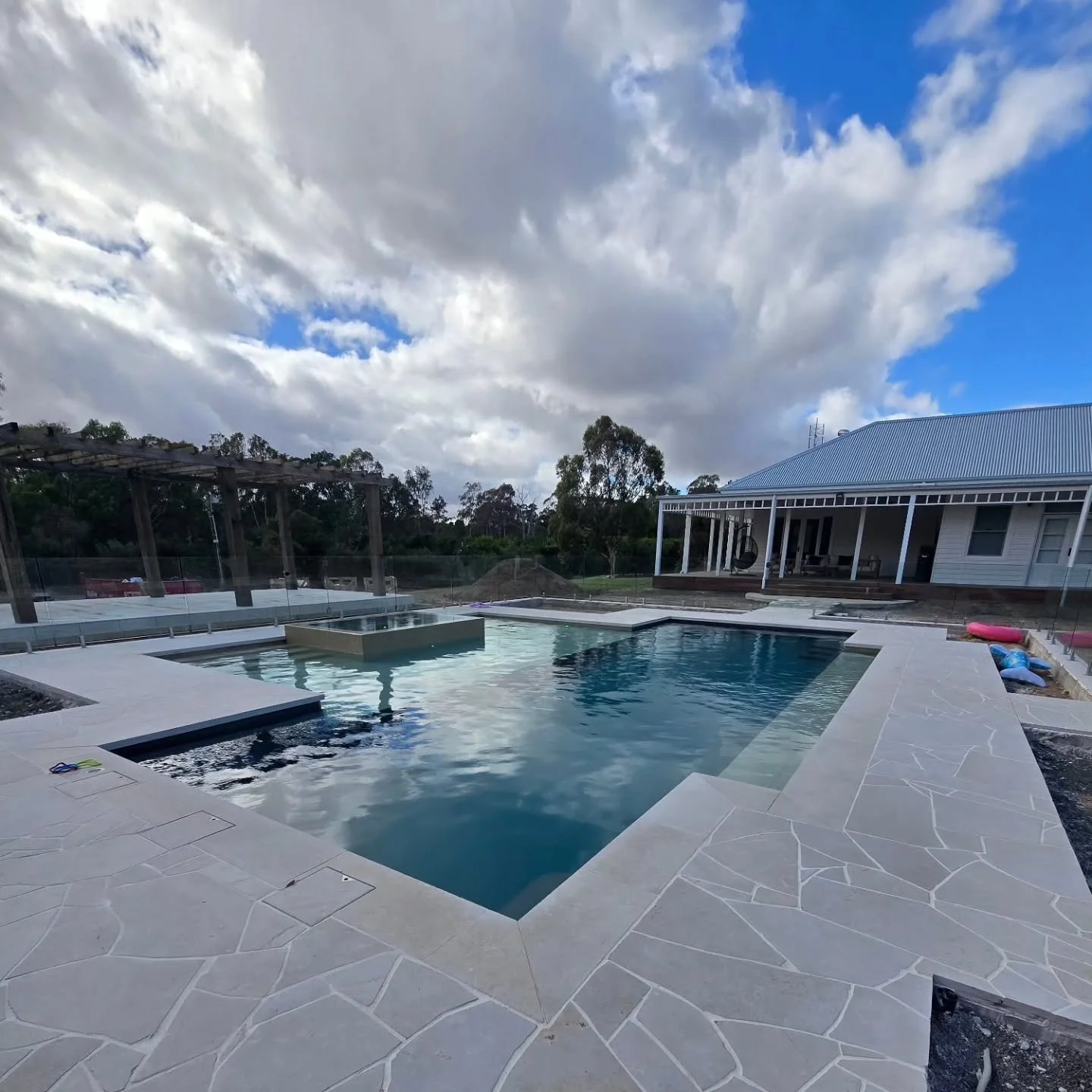 Mandurang. 

Some paving progress at our Mandurang project. 
Back next year for some more crazy paving and fireplace cladding. 

#landscapingvictoria #landscapingbendigo #paving #crazypaving #limestone #limestonepaving #bendigobusiness #bendigosmallb