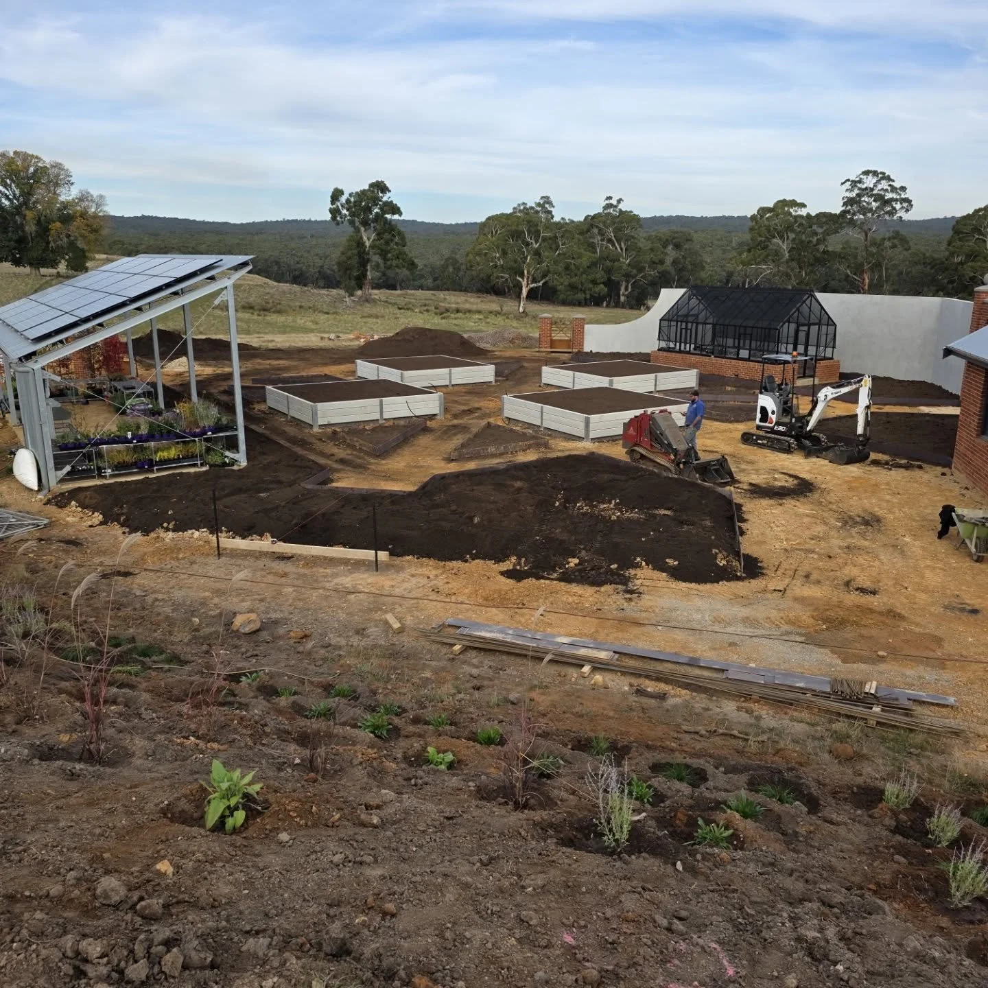 Glenlyon.

Making progress in the veggie area! 

#landscapingaustralia #steelwork #veggiegarden #bendigobusiness #bendigosmallbusiness