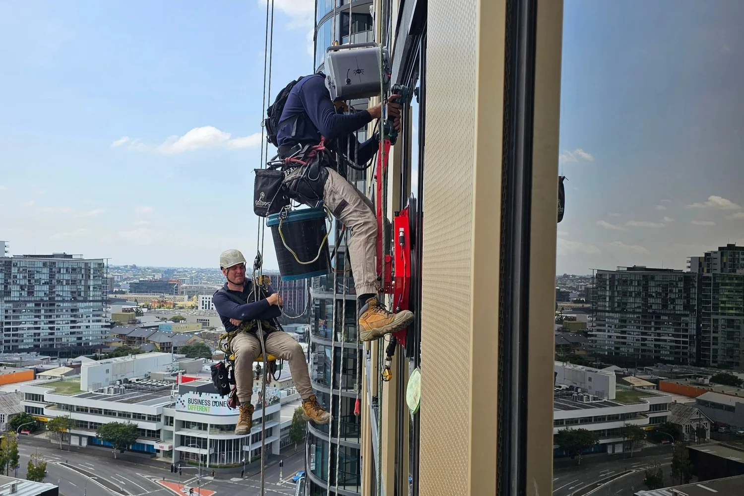 Rope Access Glazing — HD Glass | High-rise glass & glazing solutions ...