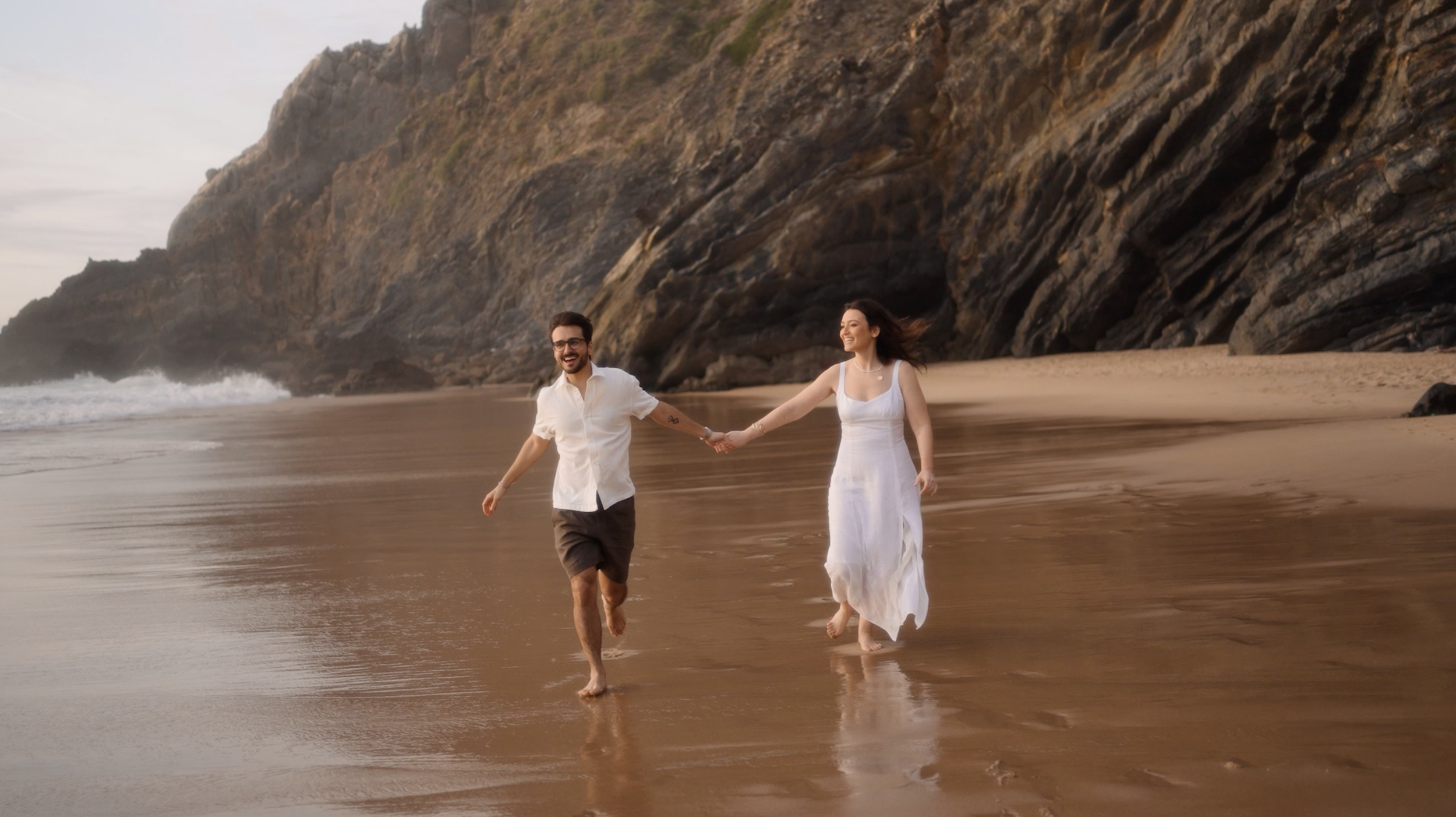 A voz que conta a história - Sessão de namoro na praia da Adraga em Sintra
