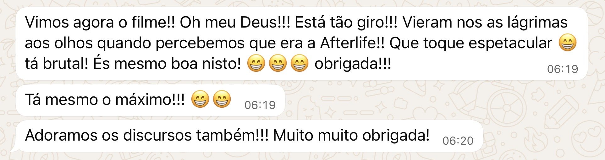 Feedback de noivos ao trabalho da Joana Malaquias wedding video expressando emoções de alegria pelo filme assistido, mencionando seu impacto e a qualidade do video e do som.