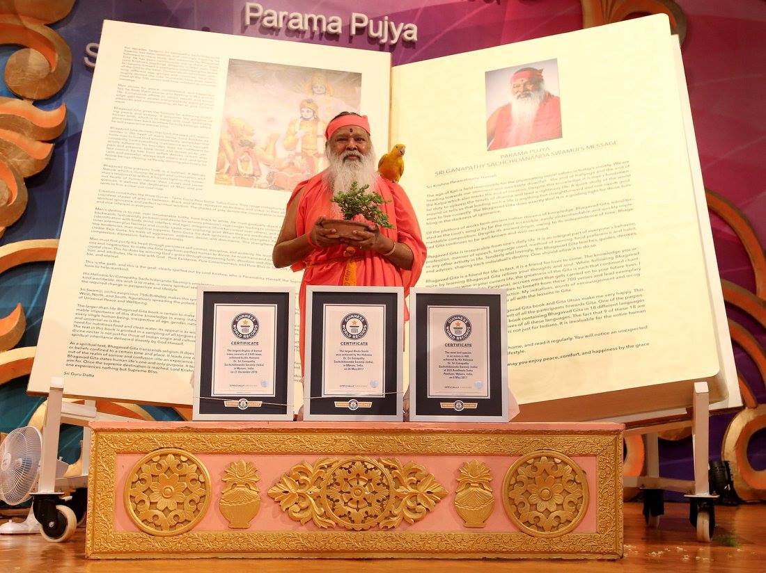 Sri Ganapathy Sachchidananda Swamiji with Guiness World Records.