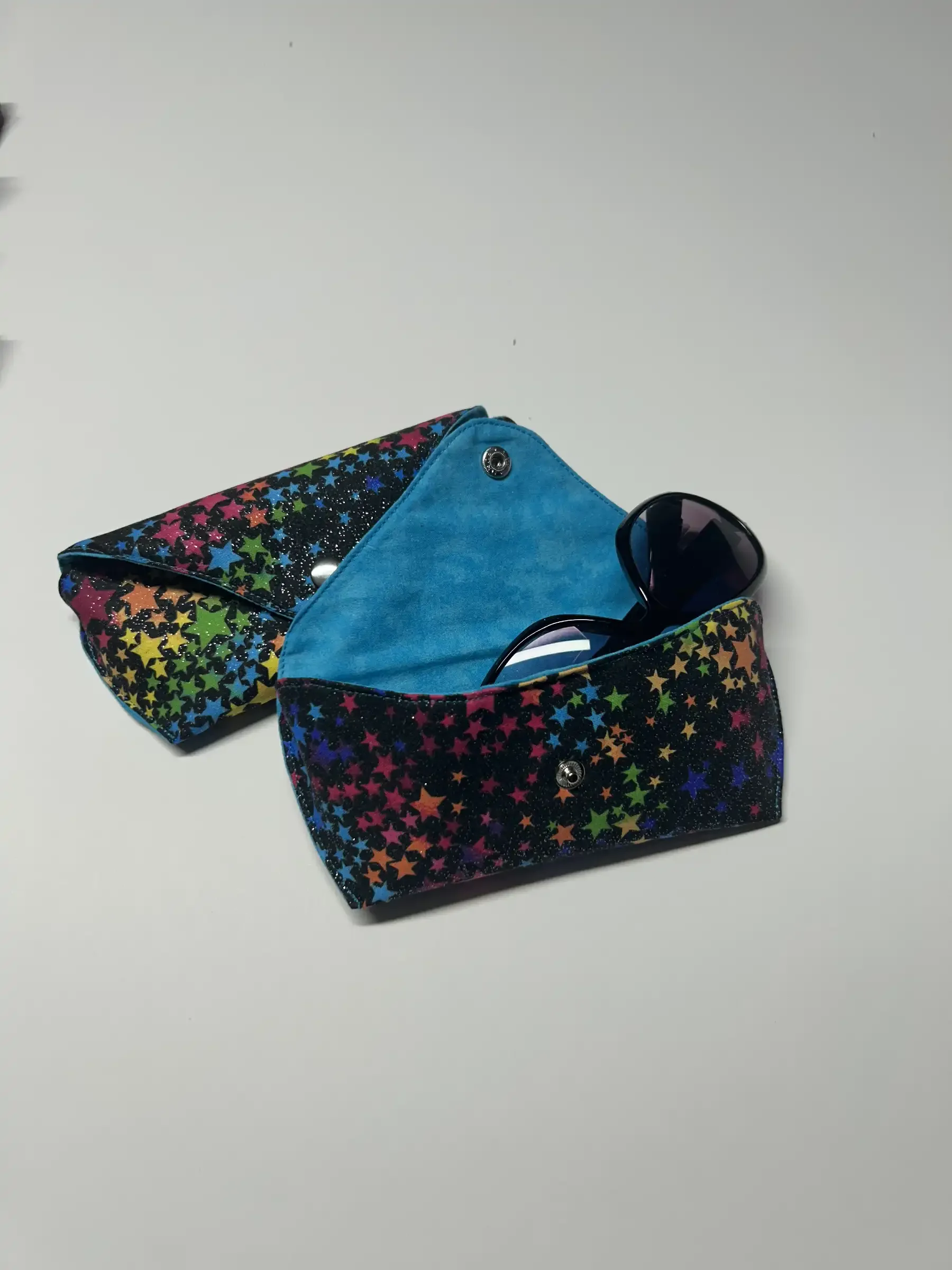 resizeplus_fabric glasses case 2.webp