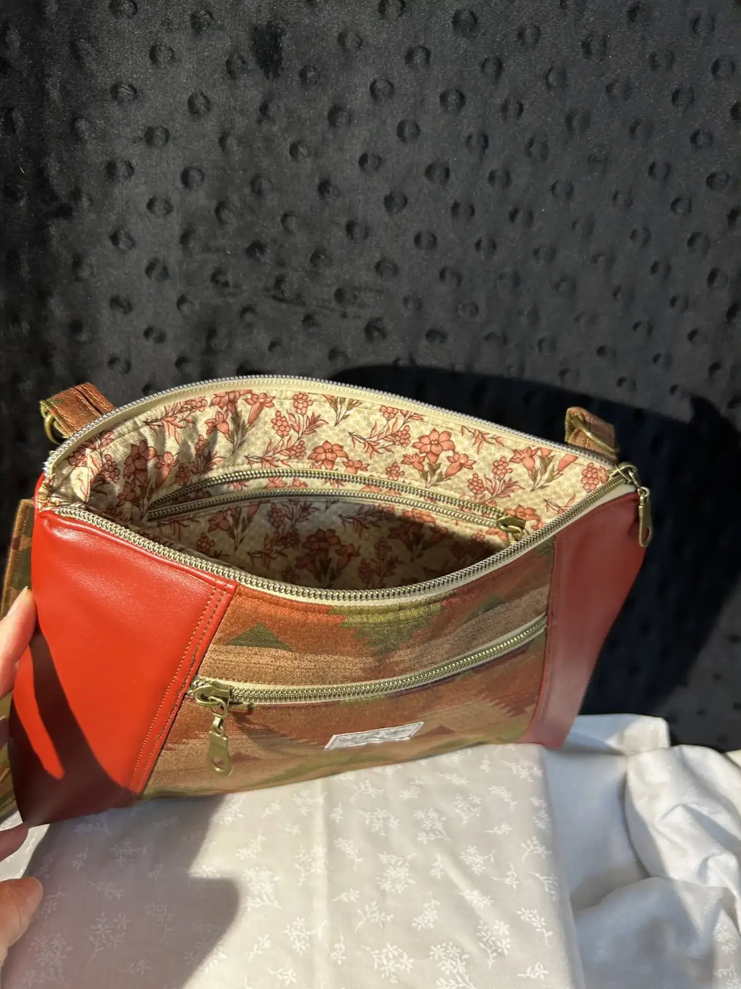 resizeplus_red pocketbook 1.webp