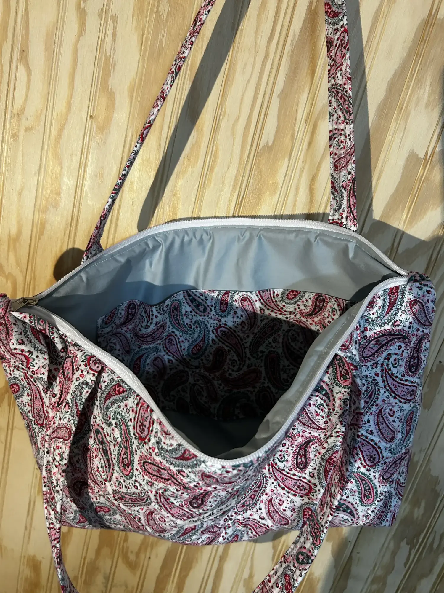 resizeplus_20261013_013628745_paisley tote 1.webp