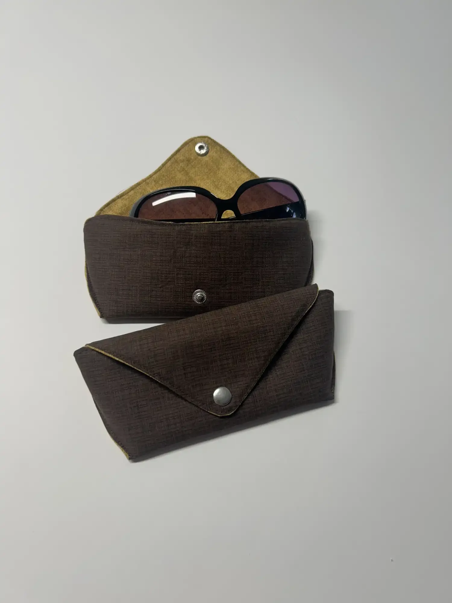 resizeplus_fabric glasses case 4.webp